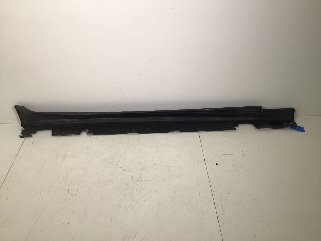 Panelling sill board left BMW 5er (F10) 520d  140 kW  190 PS (07.2014-10.2016)