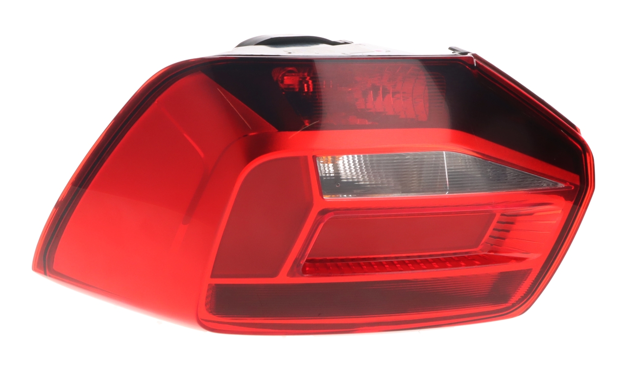 Tail-lamp right outside AUDI Q2 (GA) 2.0 TDI quattro  140 kW  190 PS (07.2016-> ) Tail-lamp right outside AUDI Q2 (GA) 2.0 TDI quattro  140 kW  190 PS (07.2016-> )