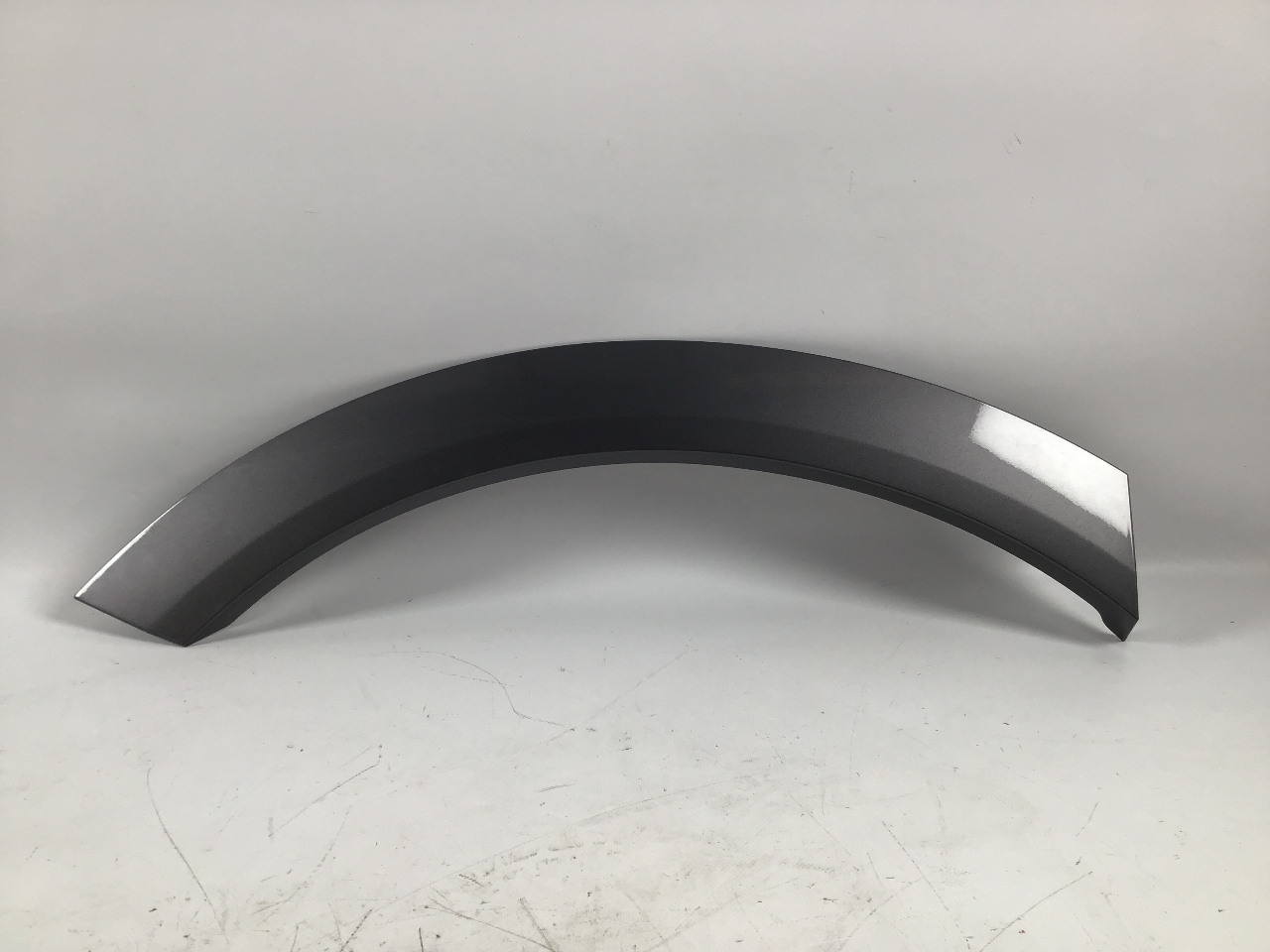 Blende Kotflügel rechts vorne AUDI e-tron (GEN) Electric quattro  300 kW  408 PS (09.2018-> ) Blende Kotflügel rechts vorne AUDI e-tron (GEN) Electric quattro  300 kW  408 PS (09.2018-> )