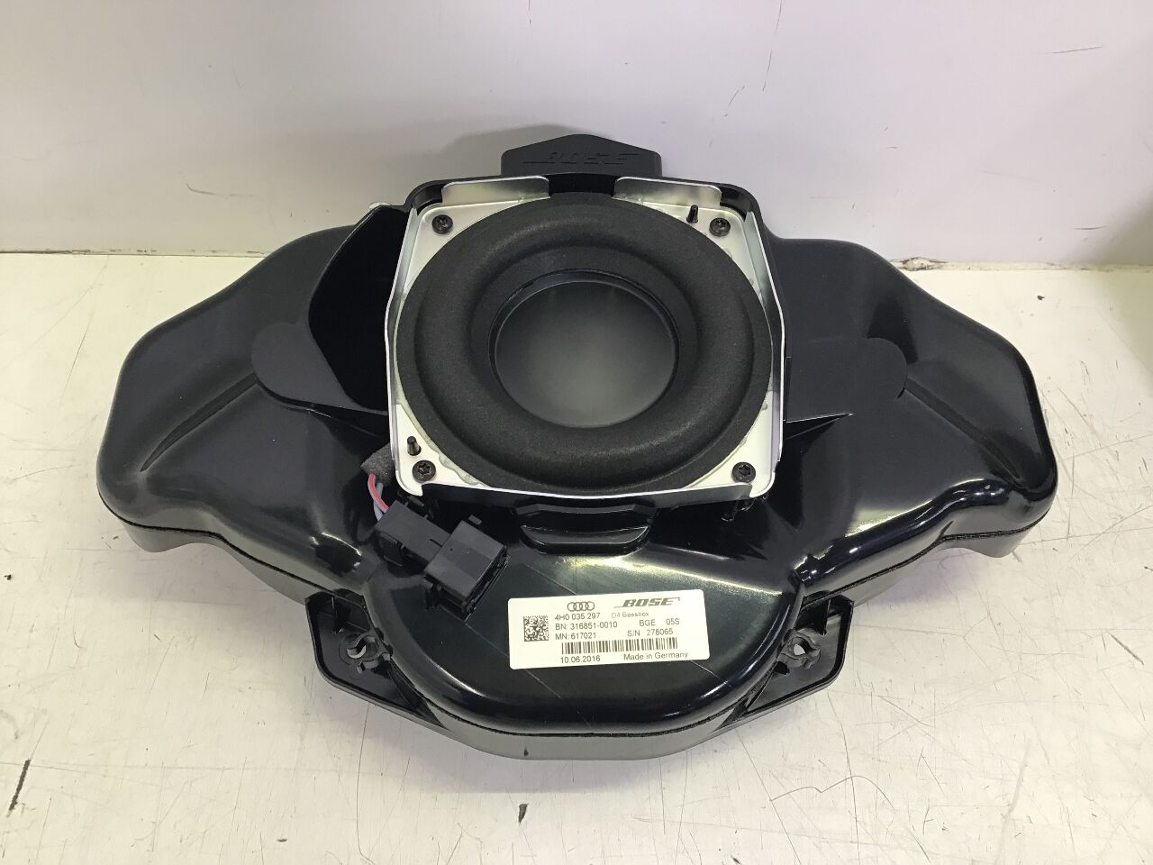 Loudspeaker system AUDI A8 (4H) 3.0 TDI quattro  190 kW  258 PS (10.2013-01.2018)