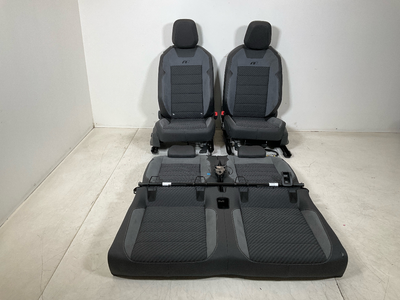 Equipement intérieur VW T-Roc Cabrio (AC7) 1.5 TSI  110 kW  150 PS (12.2019-> )