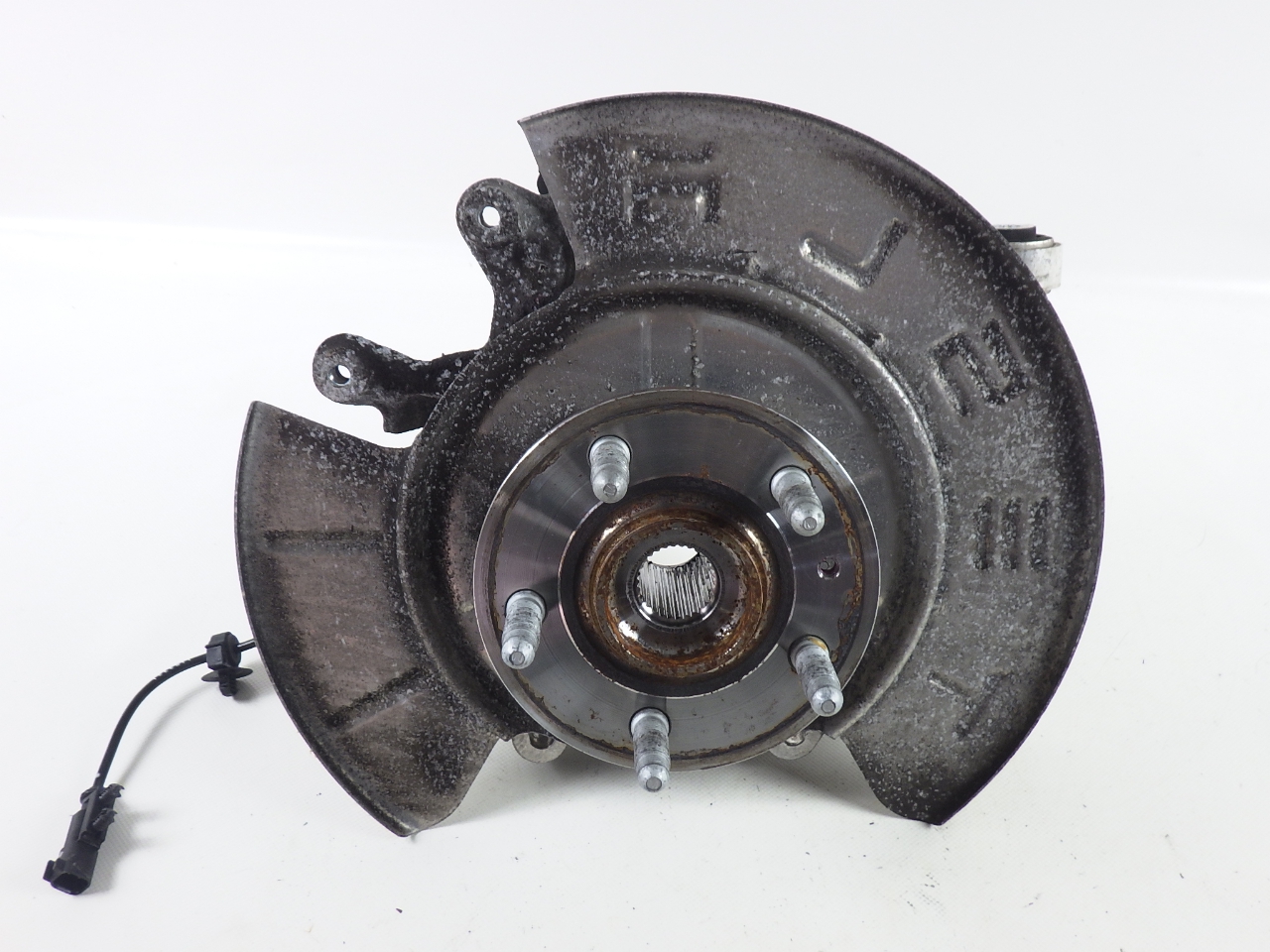 Fusée d'essieu arrière droit TESLA Model S (5YJS) 85D AWD  310 kW  421 PS (04.2015-02.2016) Fusée d'essieu arrière droit TESLA Model S (5YJS) 85D AWD  310 kW  421 PS (04.2015-02.2016)