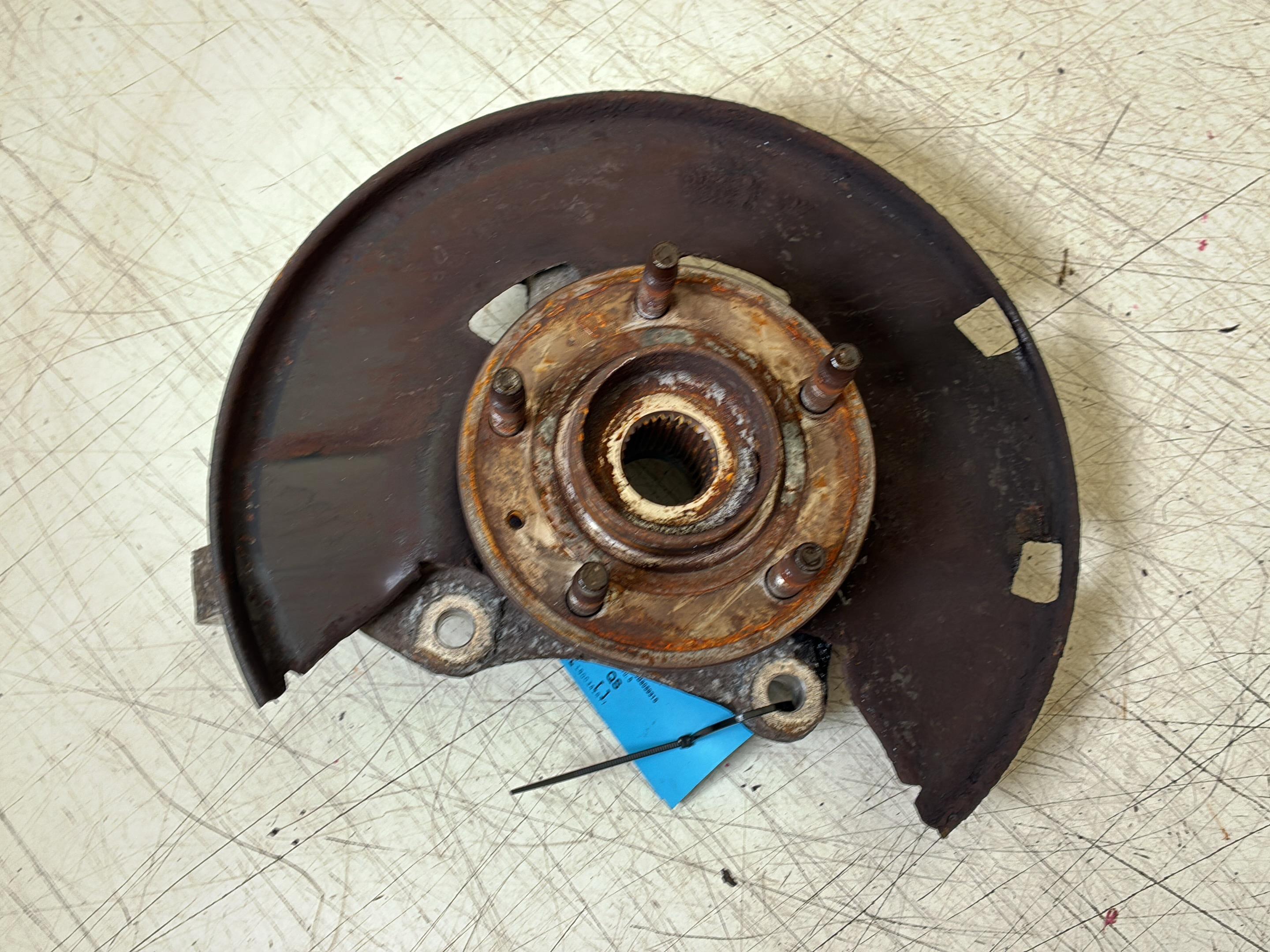 Achsschenkel links vorne OPEL Astra J Caravan (P10) 1.7 CDTI  81 kW  110 PS (10.2010-12.2013)