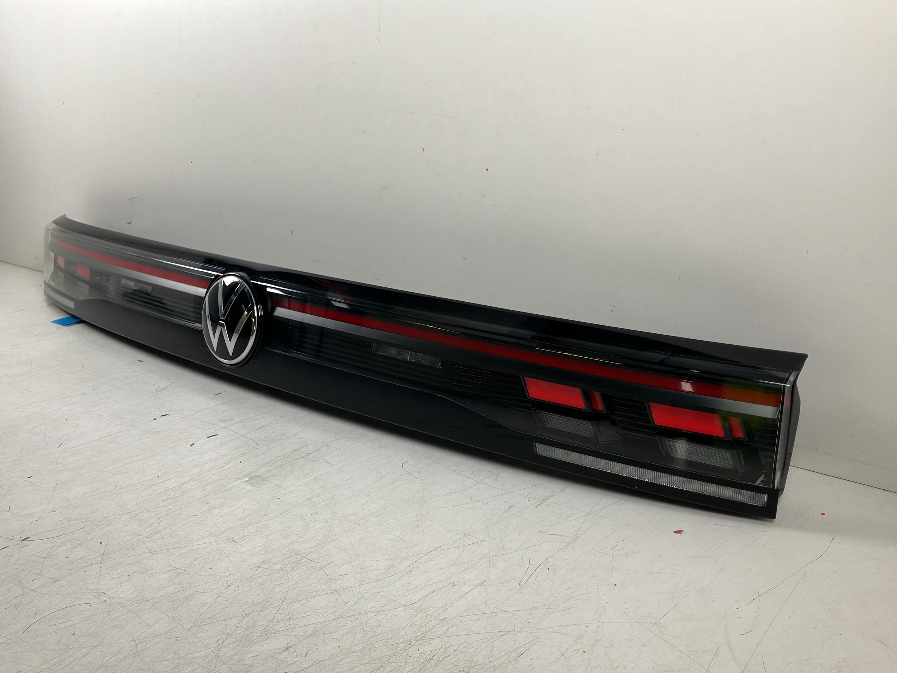 Feu arrière centre VW Tiguan III (CT1) 1.5 TSI eHybrid  200 kW  272 PS (03.2024-> )
