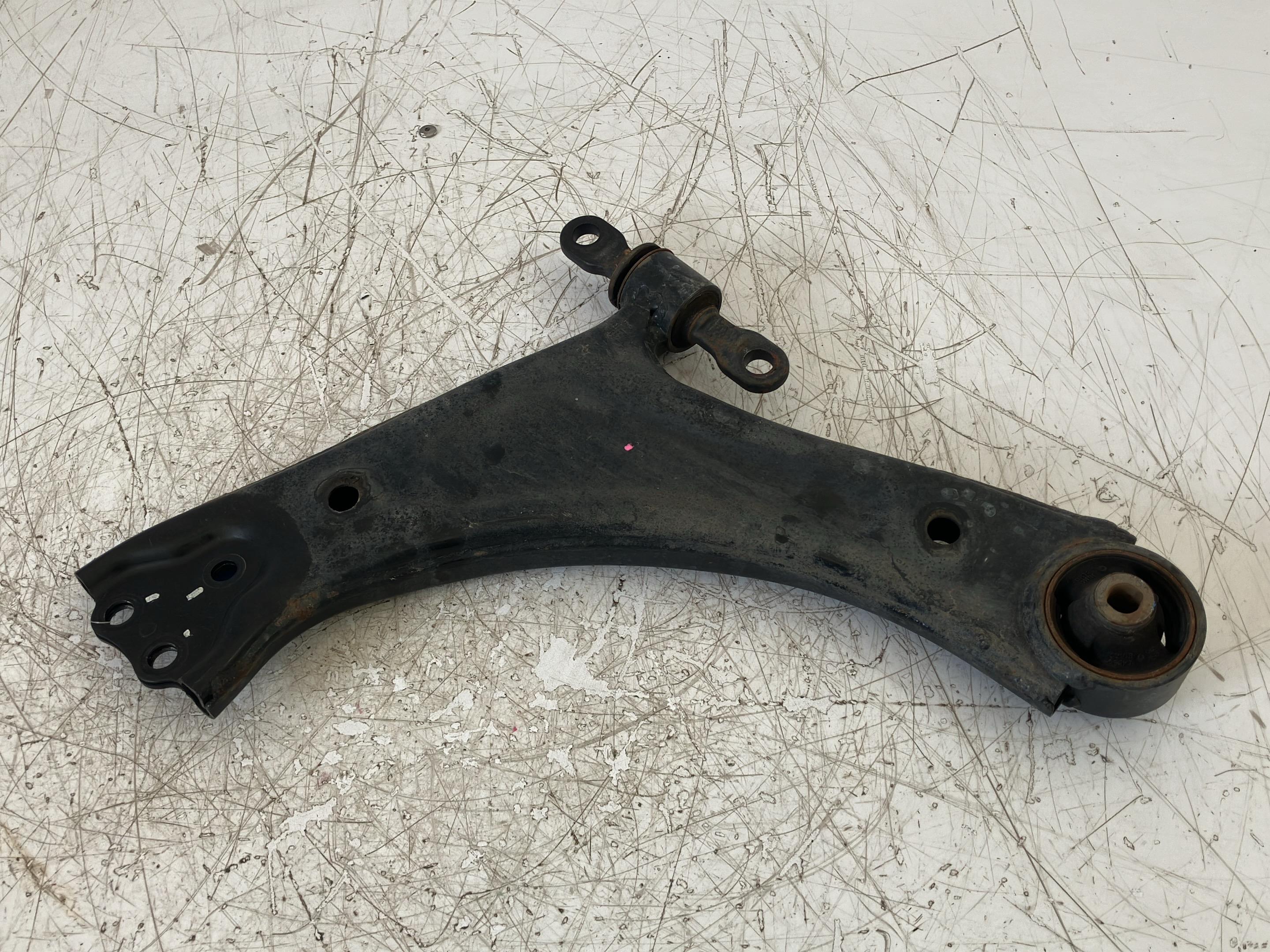 Wishbone right front HYUNDAI Santa Fe IV (TM, TMA) 2.5 MPi  132 kW  180 PS (07.2021-> )