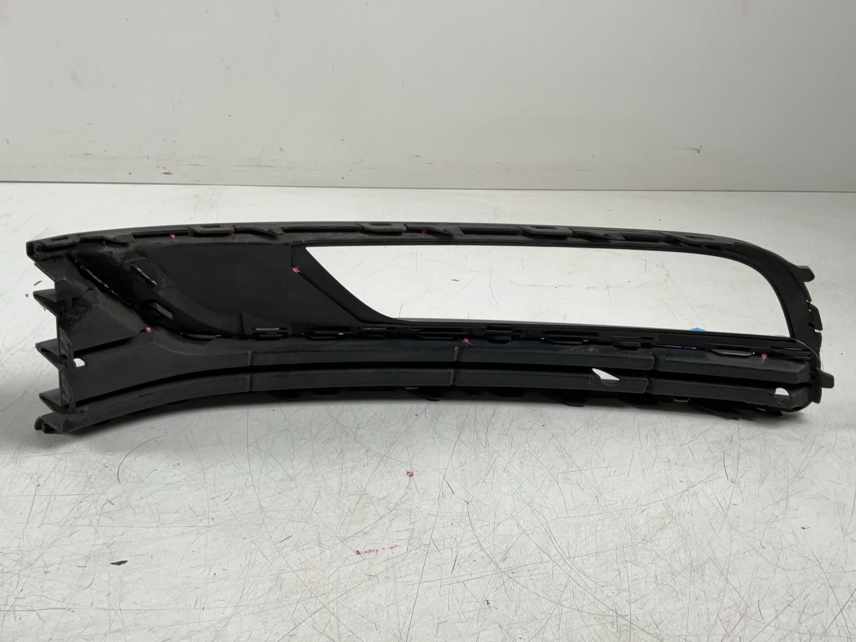Blende Nebelscheinwerfer rechts VW Passat B7 Variant (362) 1.4 TSI  90 kW  122 PS (08.2010-12.2014)