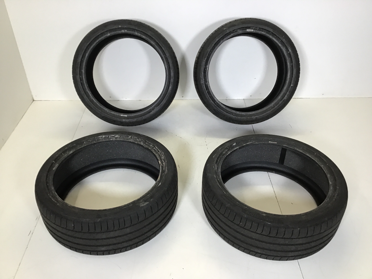 Pneus SONSTIGER HERSTELLER Sonstiges Modell Sonstiger Typ Pneus SONSTIGER HERSTELLER Sonstiges Modell Sonstiger Typ