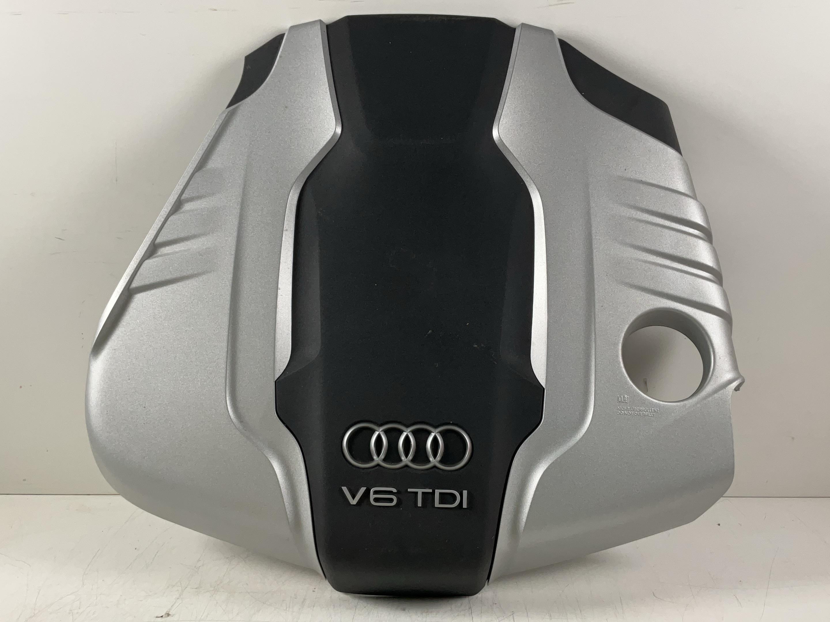 Pokrywa silnika AUDI A8 (4H) 3.0 TDI quattro  190 kW  258 PS (10.2013-01.2018)