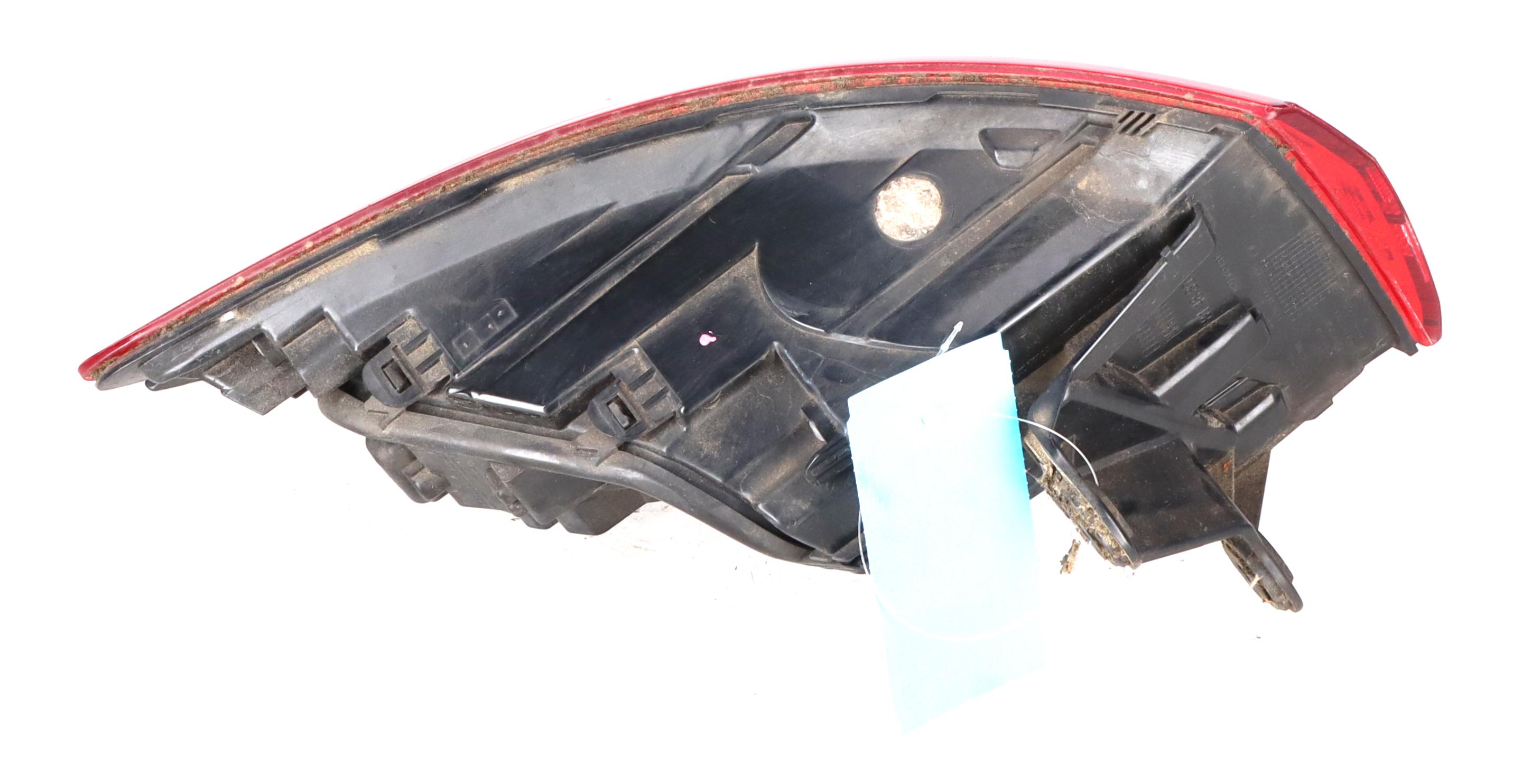 Tail-lamp right outside AUDI A4 Avant (8W, B9) 1.4 TFSI  110 kW  150 PS (02.2016-> )