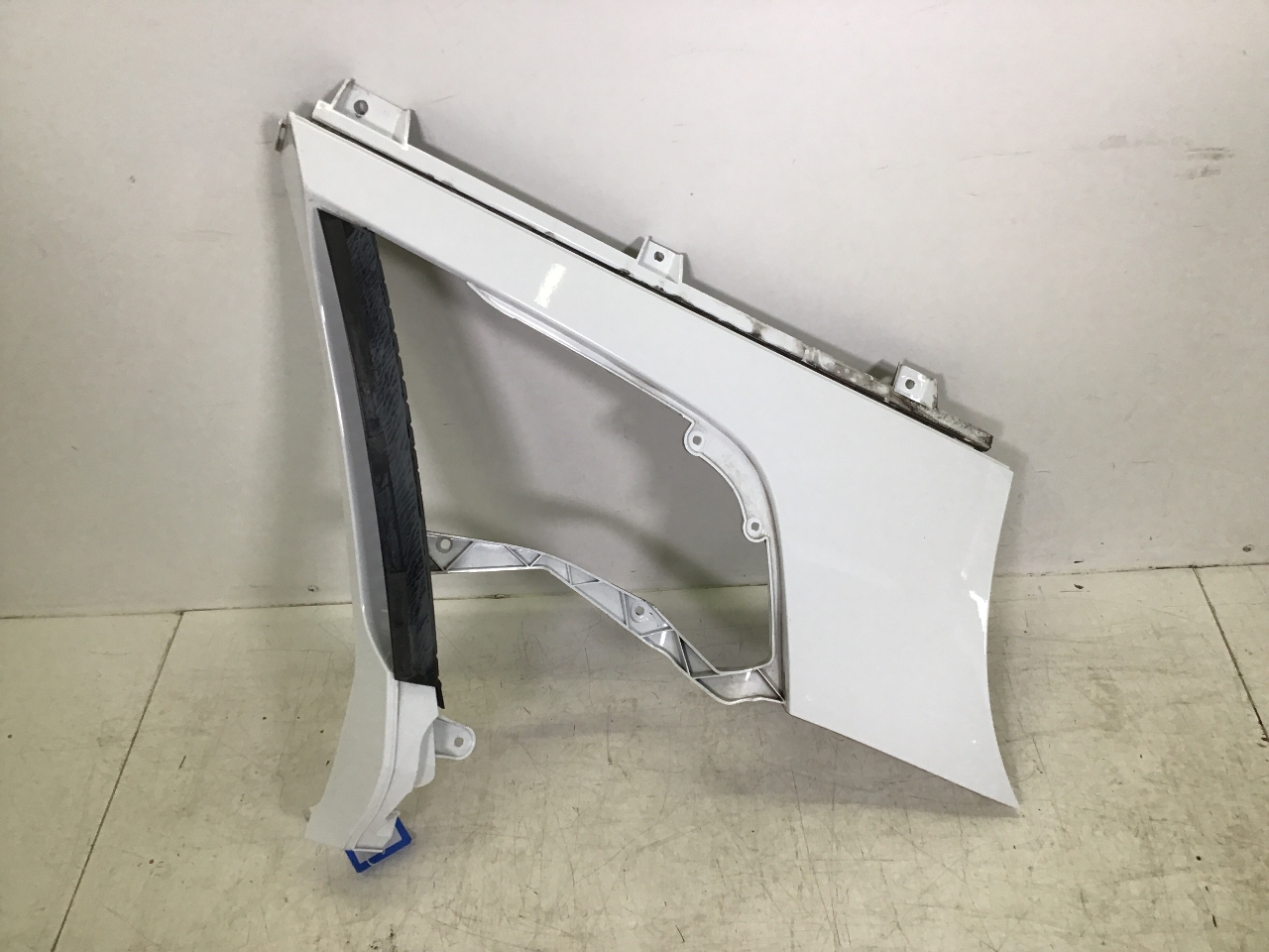 Panneau d'aile arrière droit AUDI R8 (42) 4.2 FSI quattro  316 kW  430 PS (07.2010-07.2015) Panneau d'aile arrière droit AUDI R8 (42) 4.2 FSI quattro  316 kW  430 PS (07.2010-07.2015)