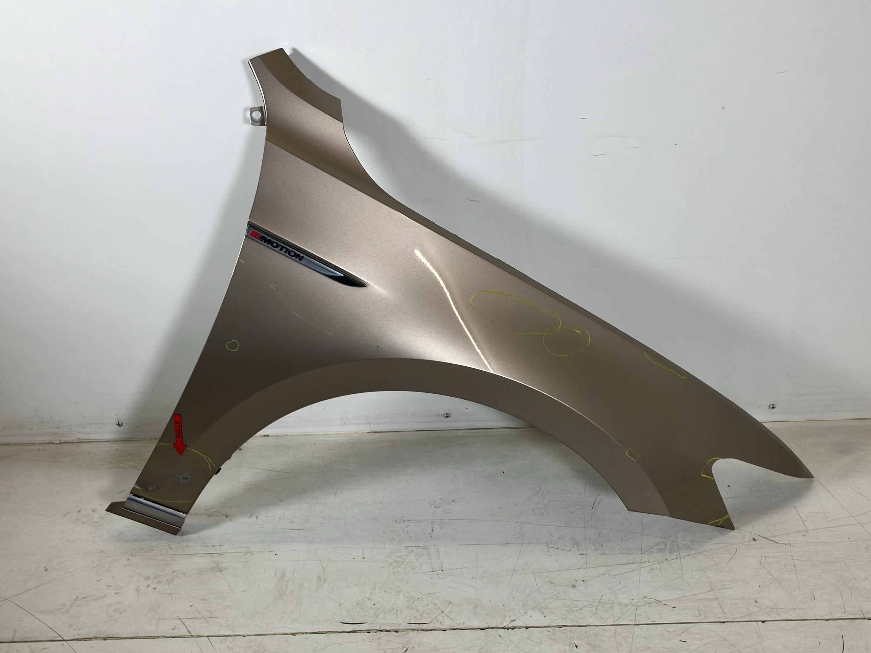 Kotflügel rechts vorne VW Passat B8 Variant (3G) 2.0 TDI 4motion  140 kW  190 PS (11.2014-> )