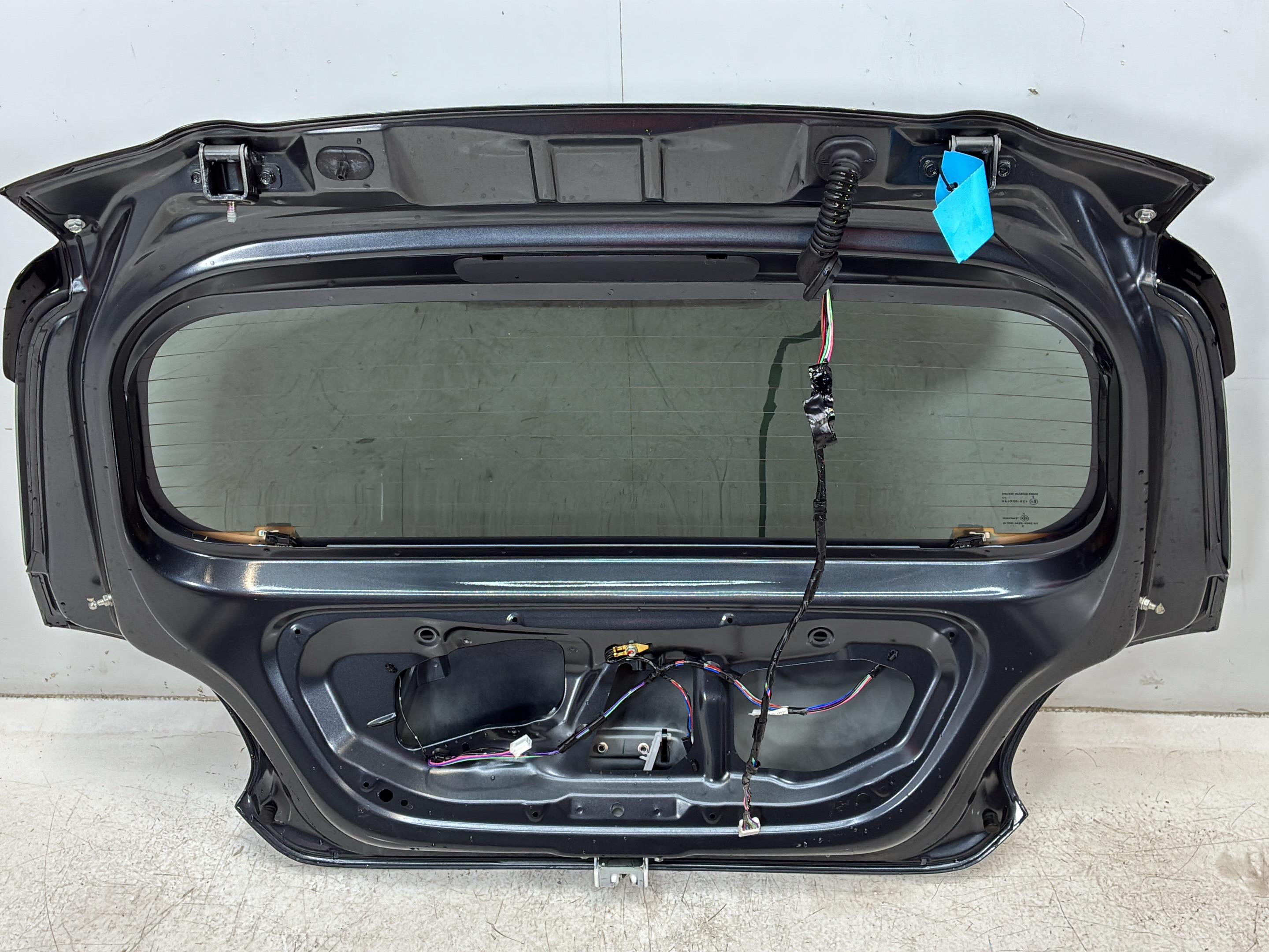 Hayon / couvercle de coffre MITSUBISHI Space Star VI Schrägheck (A0) 1.2  52 kW  71 PS (08.2020-> )