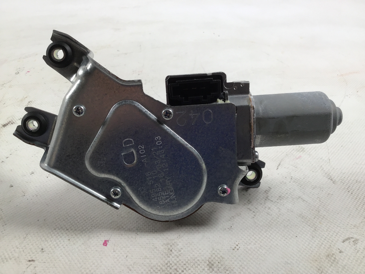 Moteur d'essuie-glace arrière BMW 1er (F40) 118i  103 kW  140 PS (07.2019-> ) Moteur d'essuie-glace arrière BMW 1er (F40) 118i  103 kW  140 PS (07.2019-> )