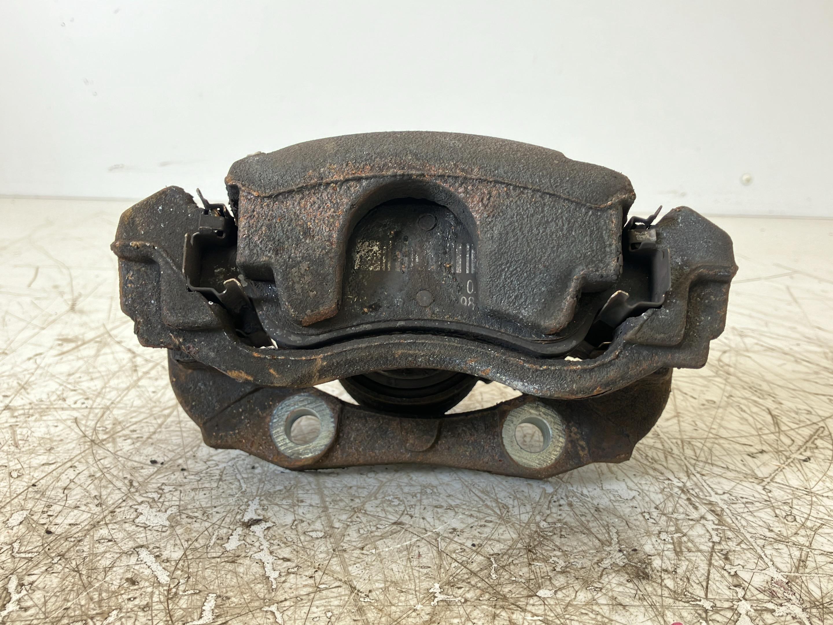Bremssattel links vorne PEUGEOT 2008 I 1.2 VTi  60 kW  82 PS (03.2013-> )