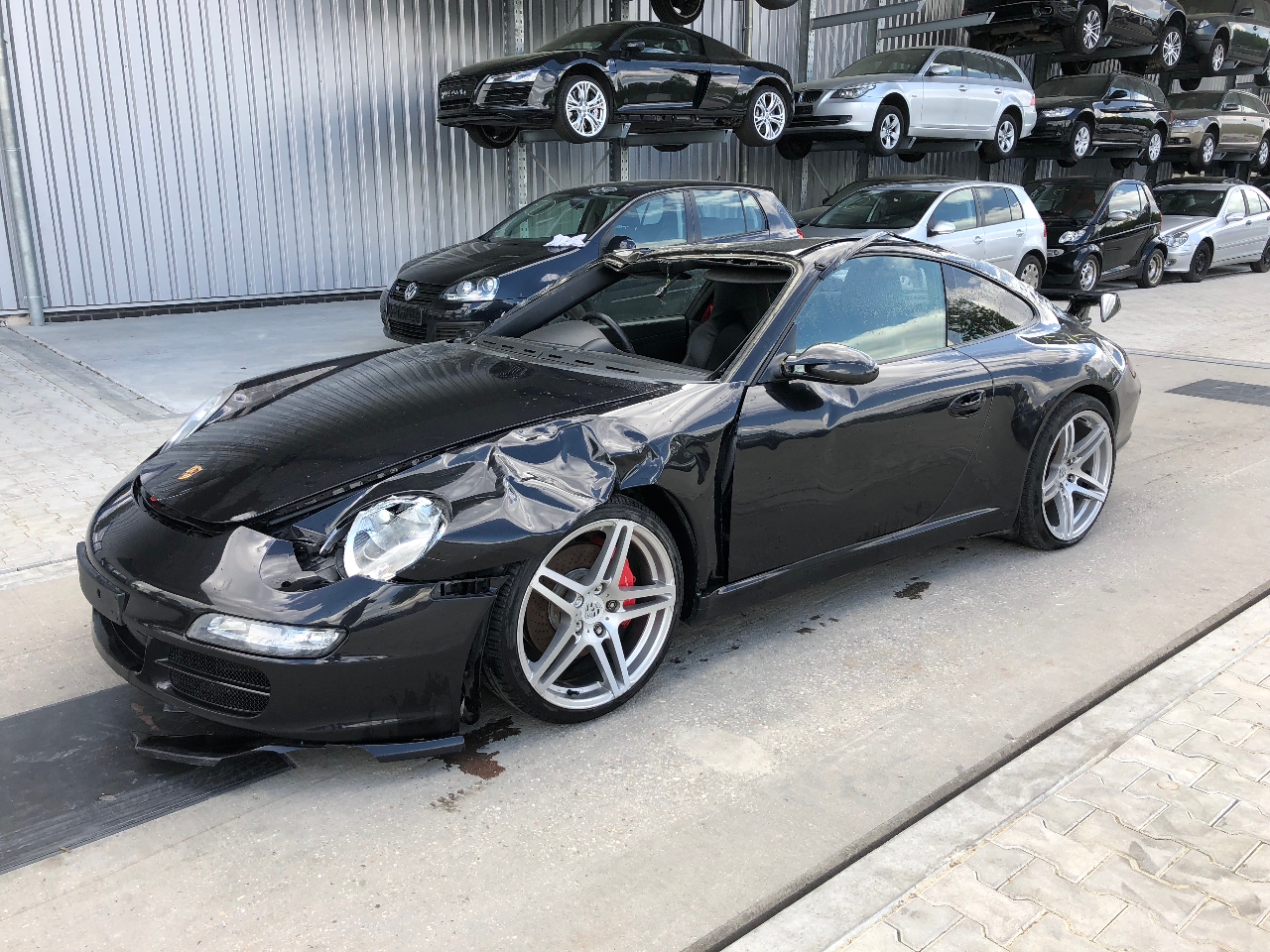 PORSCHE