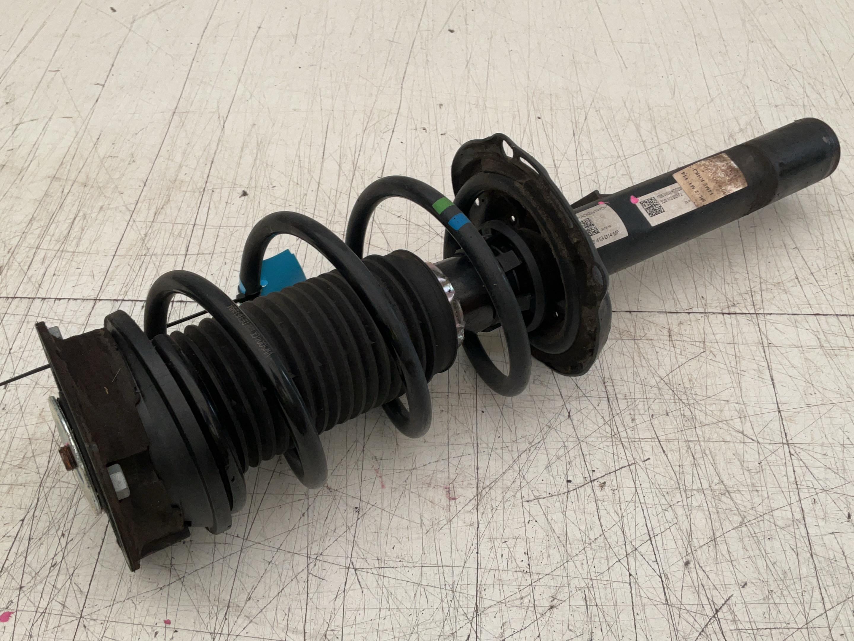 Jambe de suspension avant droit VW Golf VII Sportsvan (AM, AN) 1.5 TSI  96 kW  130 PS (05.2017-> )