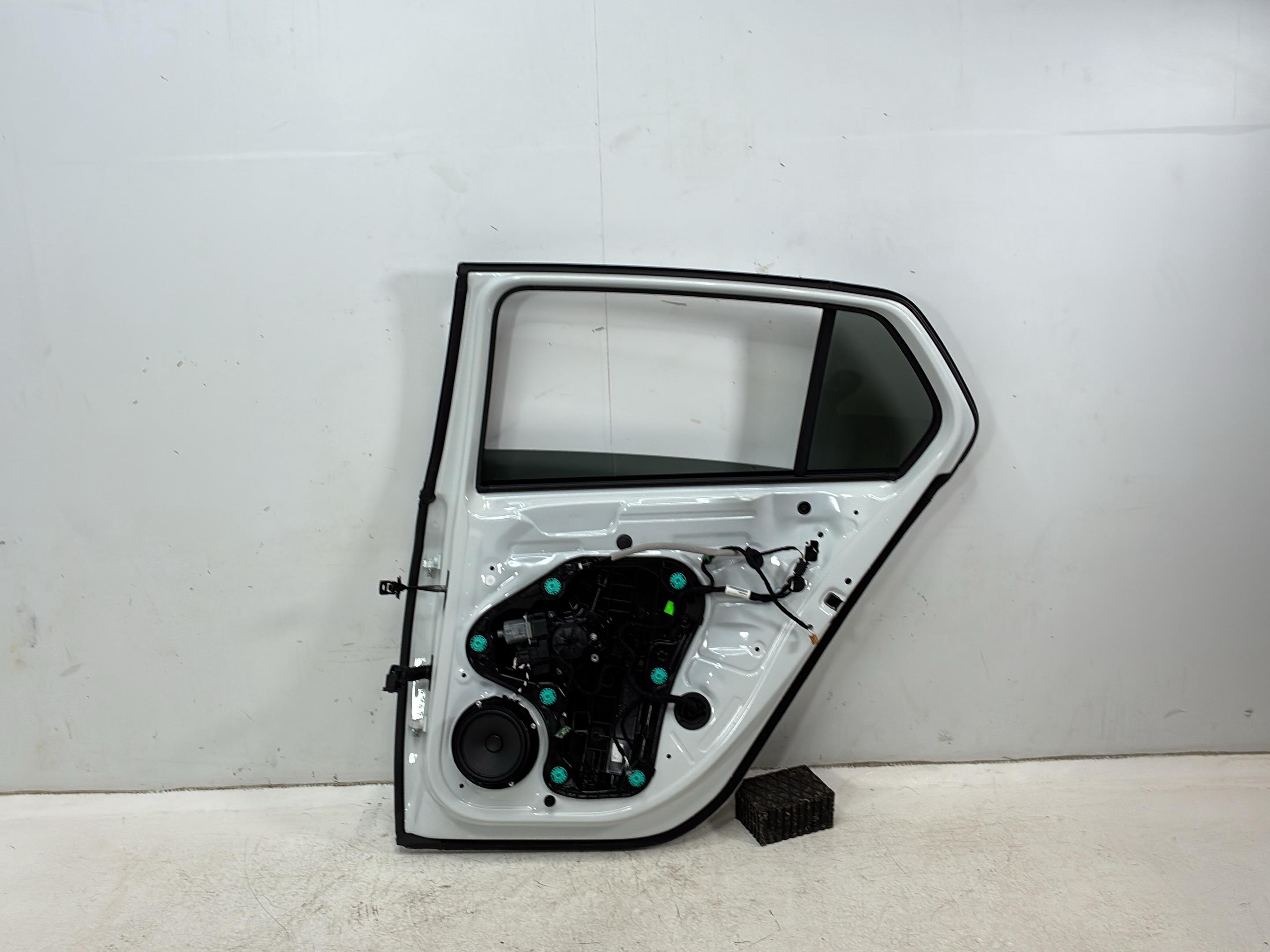 Tür rechts hinten VW Golf VIII (CD) 1.5 TSI  110 kW  150 PS (07.2019-> )