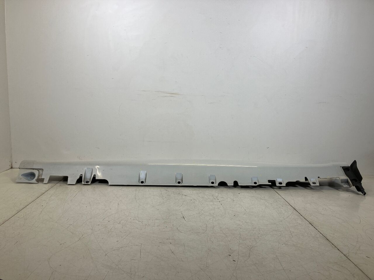 Panelling sill board left BMW X6 (F16, F86) M 50d  280 kW  381 PS (08.2014-05.2019)