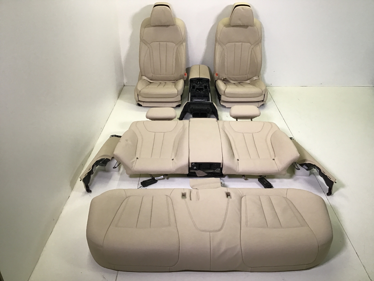 Interieur BMW 7er (G11, G12) 750i, Li xDrive  390 kW  530 PS (03.2019-> ) Interieur BMW 7er (G11, G12) 750i, Li xDrive  390 kW  530 PS (03.2019-> )