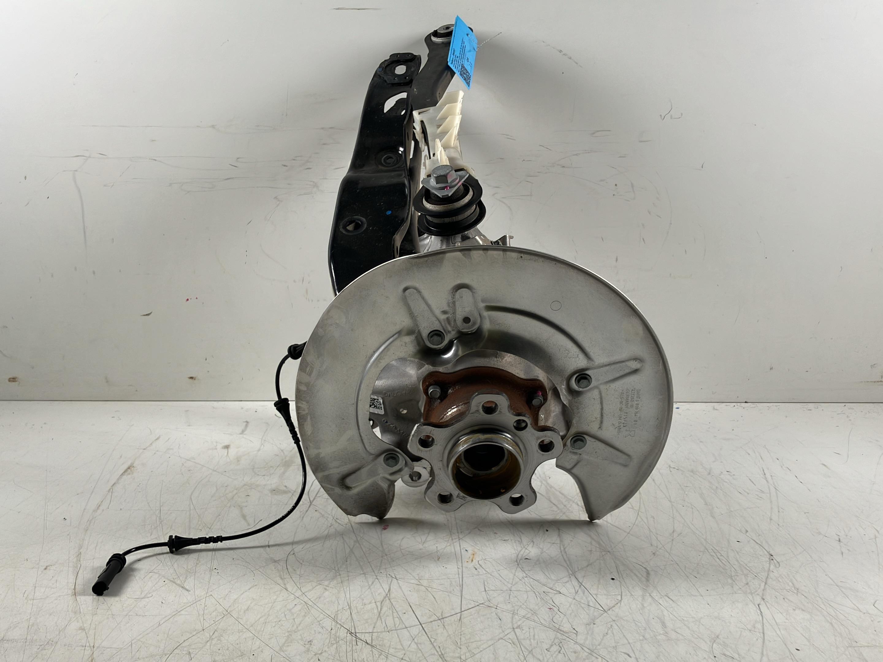 Axă stânga spate BMW X6 (G06, F96) xDrive 40i Mild-Hybrid  280 kW  381 PS (04.2023-> )