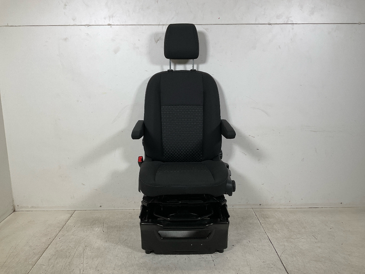 Seat left front FORD Transit V363 Pritsche/Fahrgestell (FED, FFD) 2.0 TDCi  125 kW  170 PS (03.2016-> ) Seat left front FORD Transit V363 Pritsche/Fahrgestell (FED, FFD) 2.0 TDCi  125 kW  170 PS (03.2016-> )