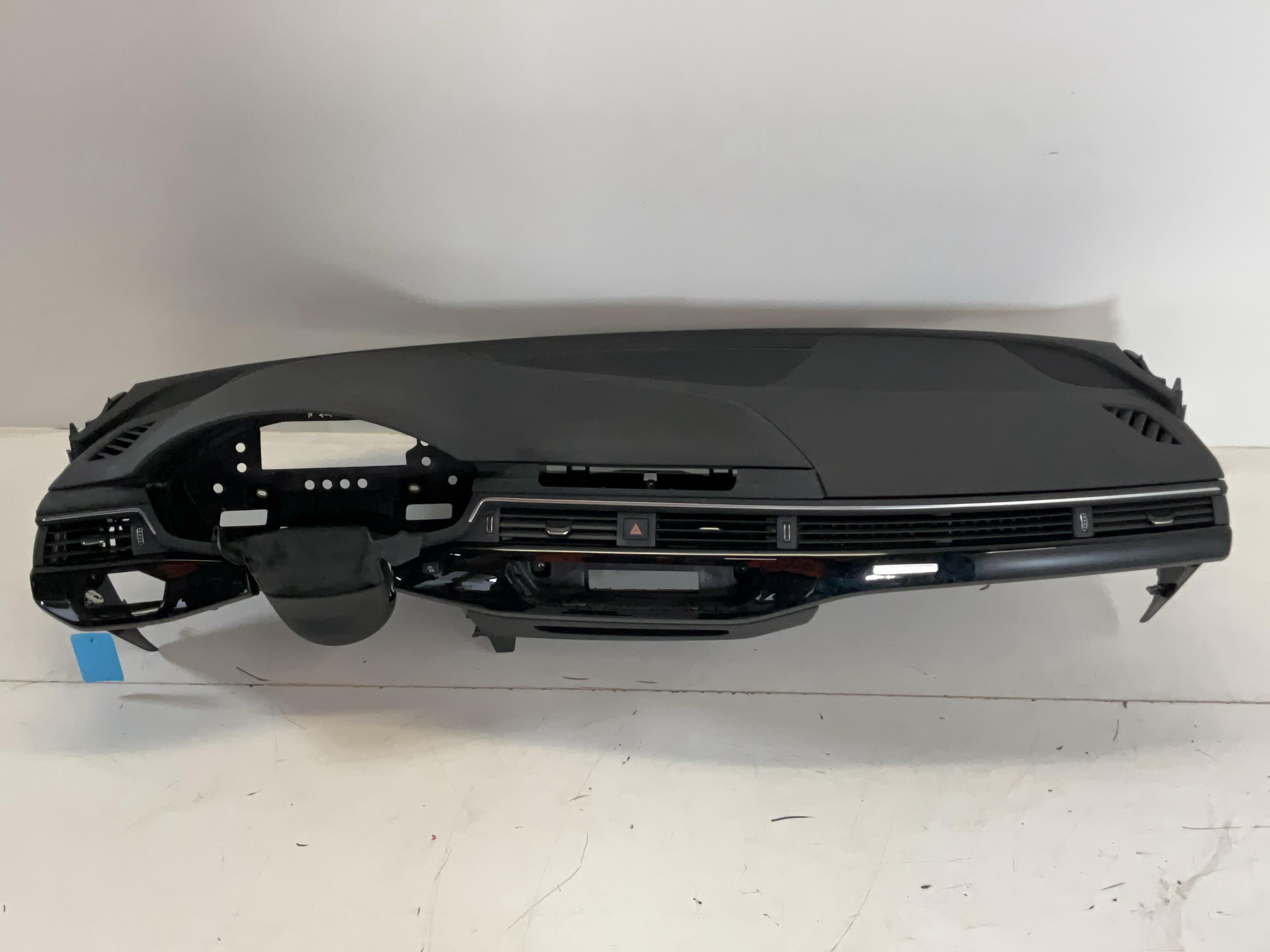 Dashboard AUDI A5 Sportback (F5) 2.0 TDI  140 kW  190 PS (09.2016-> )