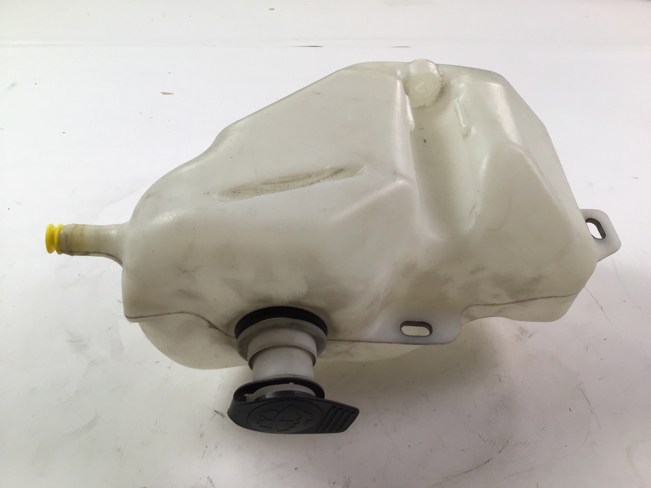 Ausgleichsbehälter AUDI R8 (42) 4.2 FSI quattro  316 kW  430 PS (07.2010-07.2015) Ausgleichsbehälter AUDI R8 (42) 4.2 FSI quattro  316 kW  430 PS (07.2010-07.2015)