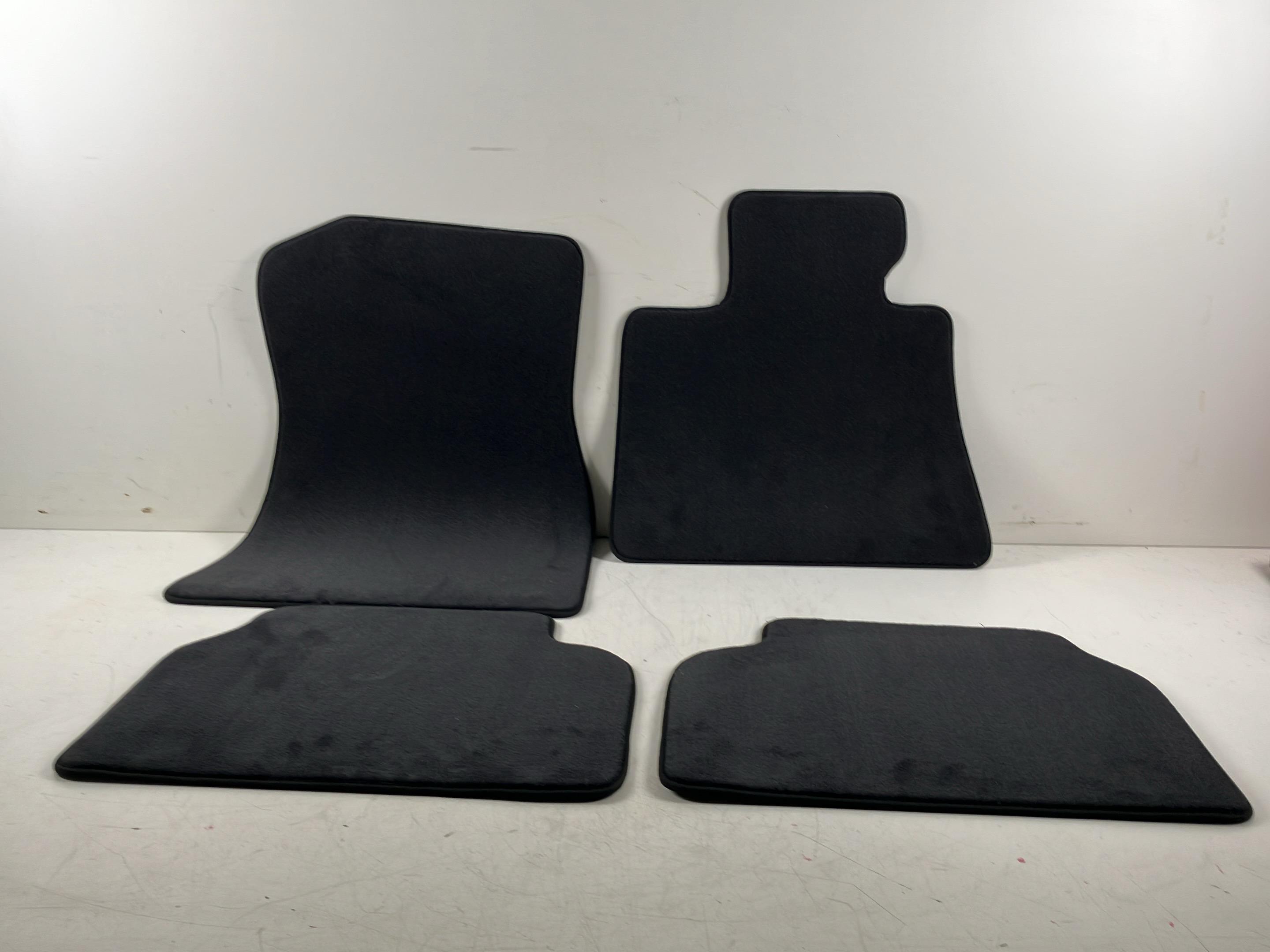 Zestaw dywaników podłogowych BMW XM (G09) Label  550 kW  748 PS (08.2023-> )