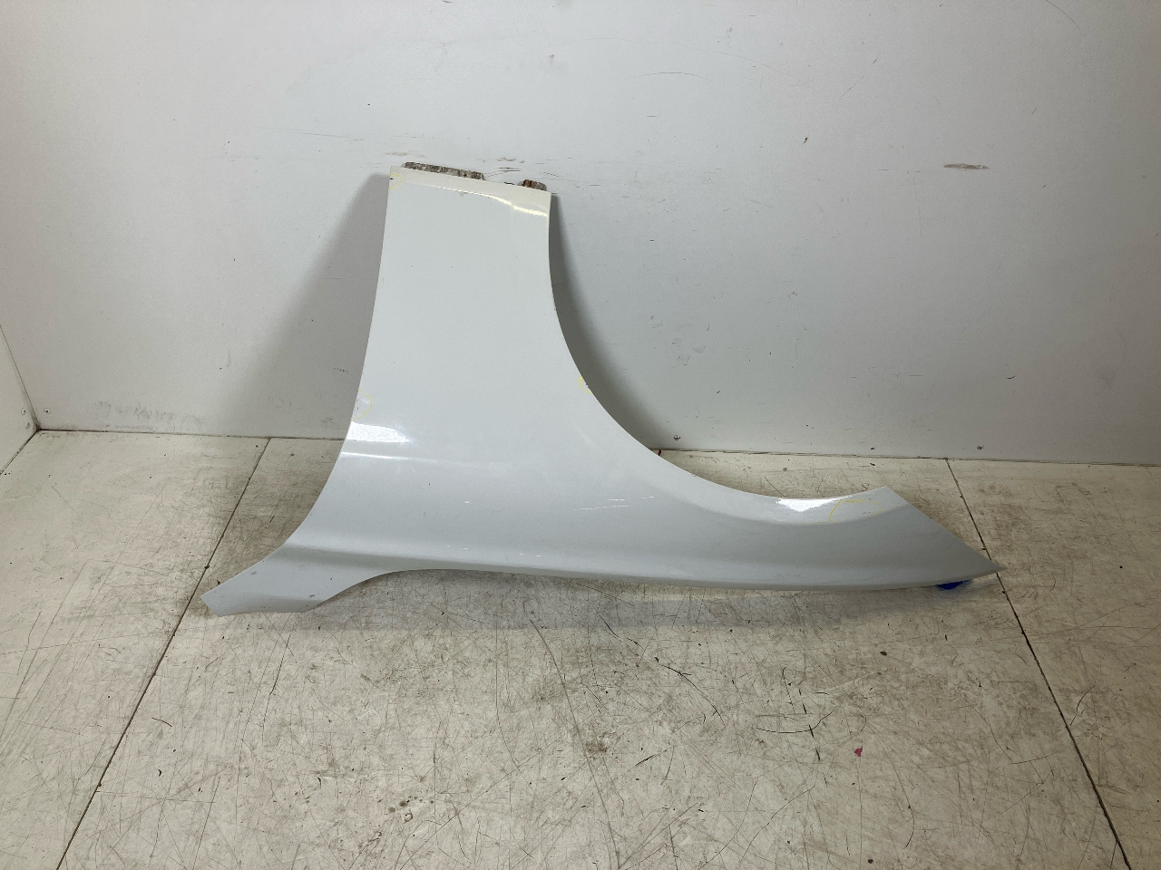 Kotflügel links vorne BMW 3er Touring (F31) 330d xDrive  190 kW  258 PS (07.2012-> ) Kotflügel links vorne BMW 3er Touring (F31) 330d xDrive  190 kW  258 PS (07.2012-> )