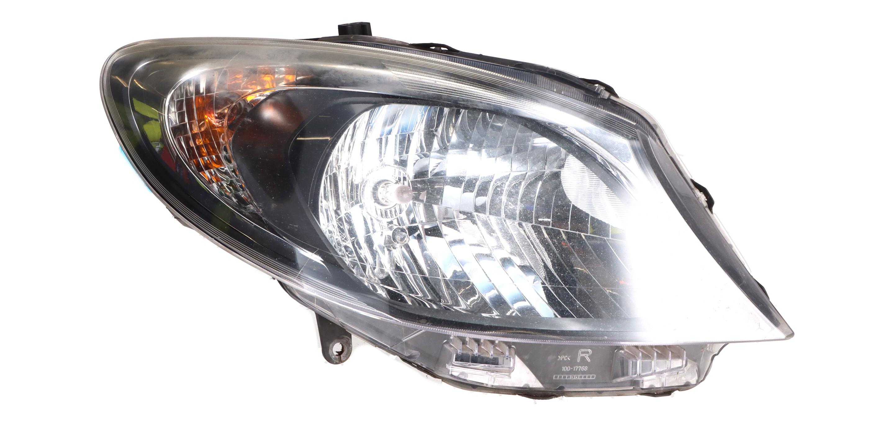 Reflektory prawy MERCEDES-BENZ Citan Kasten (W415) 109 CDI  66 kW  90 PS (11.2012-> )