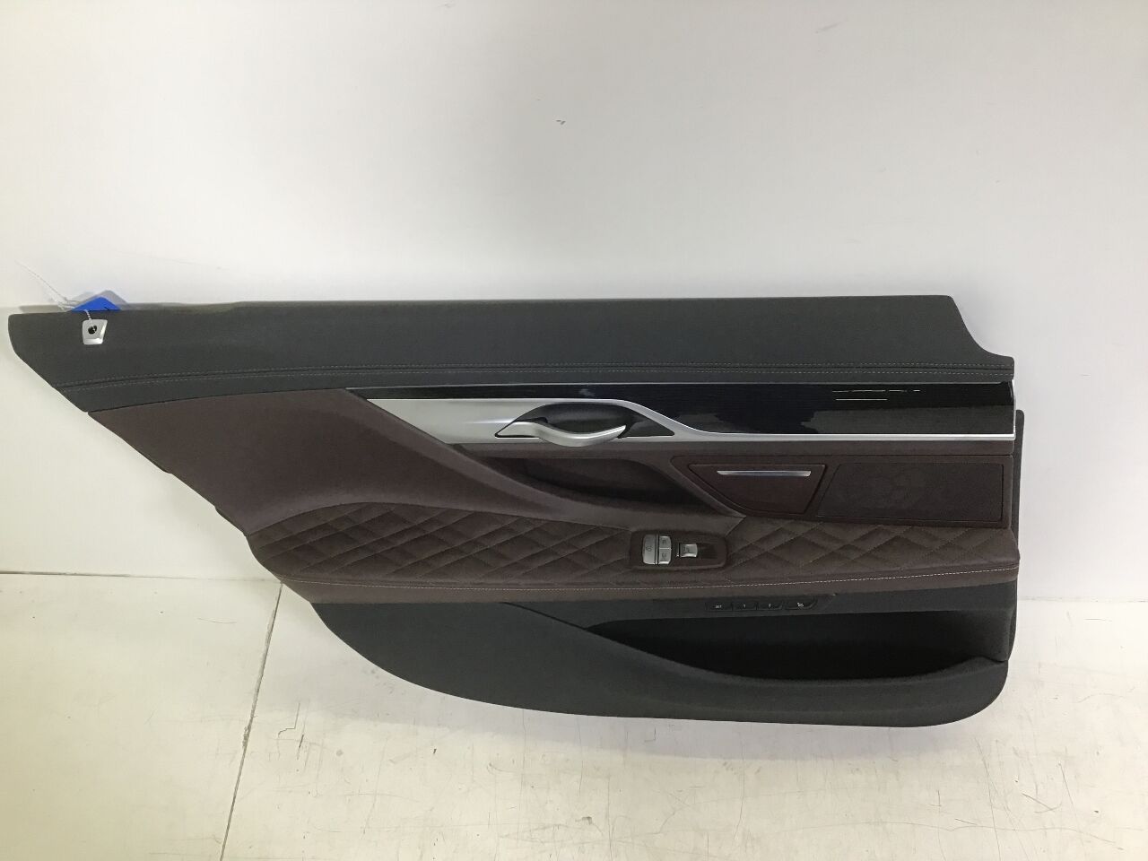 Door panelling left rear BMW 7er (G11, G12) 730Li  190 kW  258 PS (11.2015-02.2019)