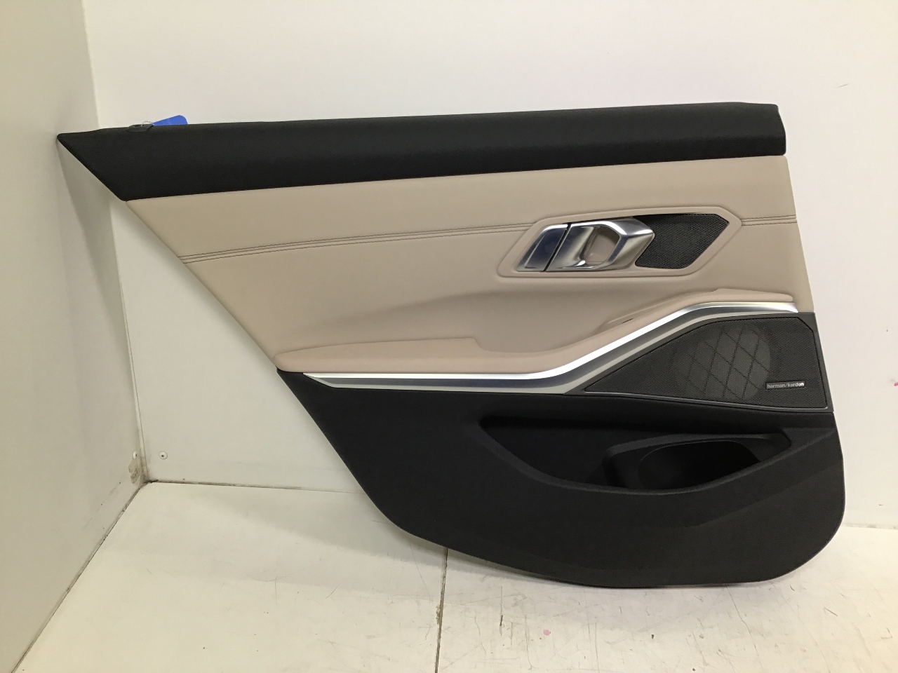 Türverkleidung links hinten BMW 3er (G20, G28, G80) 330i  190 kW  258 PS (11.2018-> ) Türverkleidung links hinten BMW 3er (G20, G28, G80) 330i  190 kW  258 PS (11.2018-> )