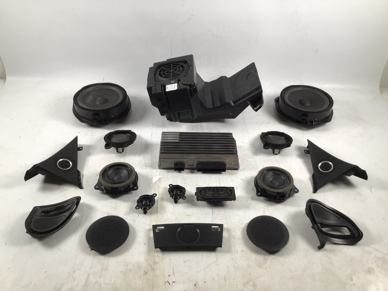 Lautsprechersystem AUDI R8 Spyder (42) 5.2 FSI quattro  386 kW  525 PS (02.2010-07.2015) Lautsprechersystem AUDI R8 Spyder (42) 5.2 FSI quattro  386 kW  525 PS (02.2010-07.2015)