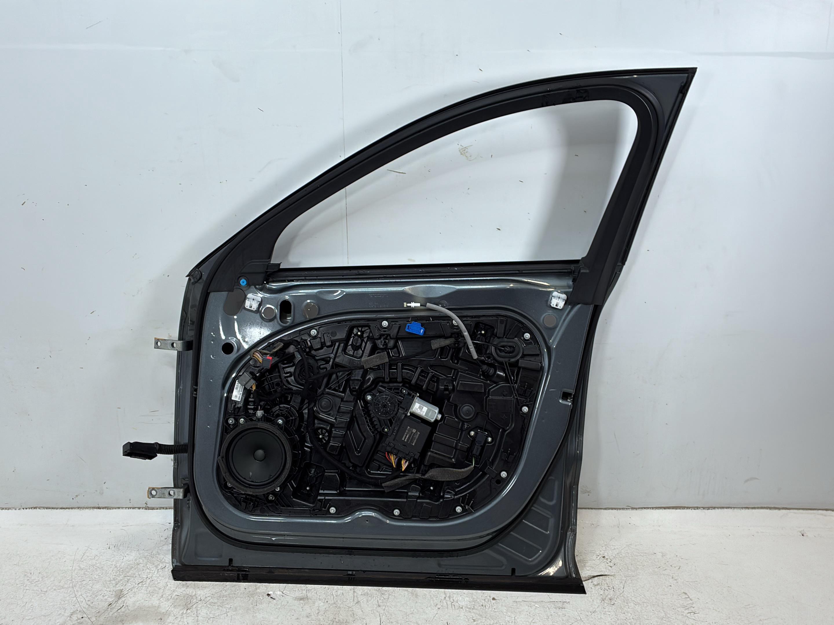 Door right front VOLVO XC60 II (246) 2.0 T6 AWD  235 kW  320 PS (03.2017-> )
