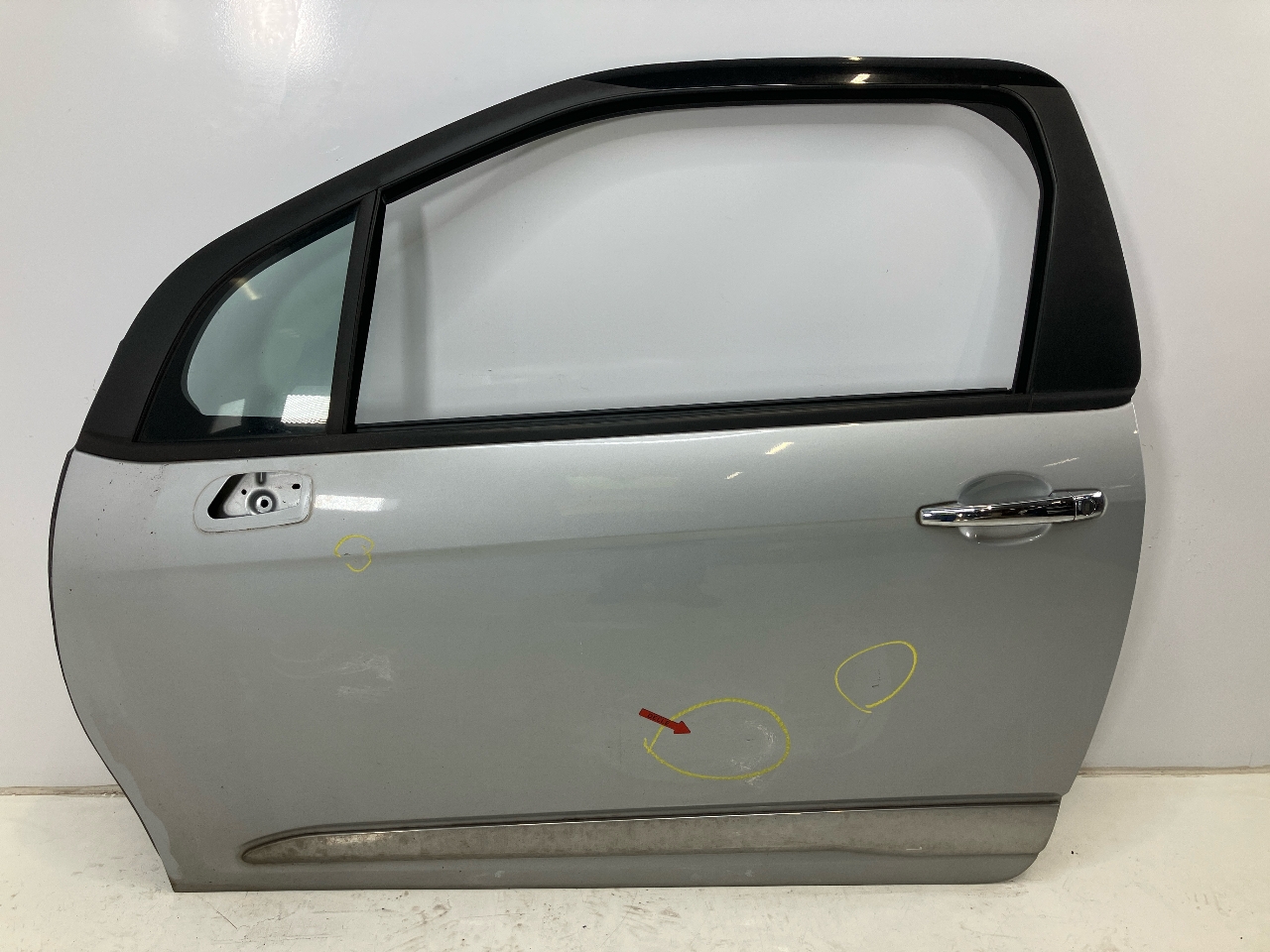 Door left CITROEN DS3 (SA) 1.2  60 kW  82 PS (01.2013-03.2015)