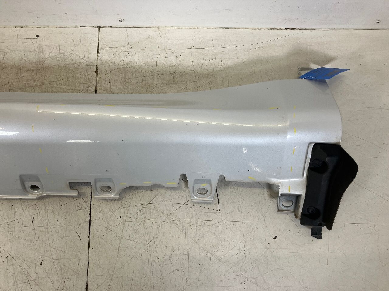 Panelling sill board left BMW X6 (F16, F86) M 50d  280 kW  381 PS (08.2014-05.2019)