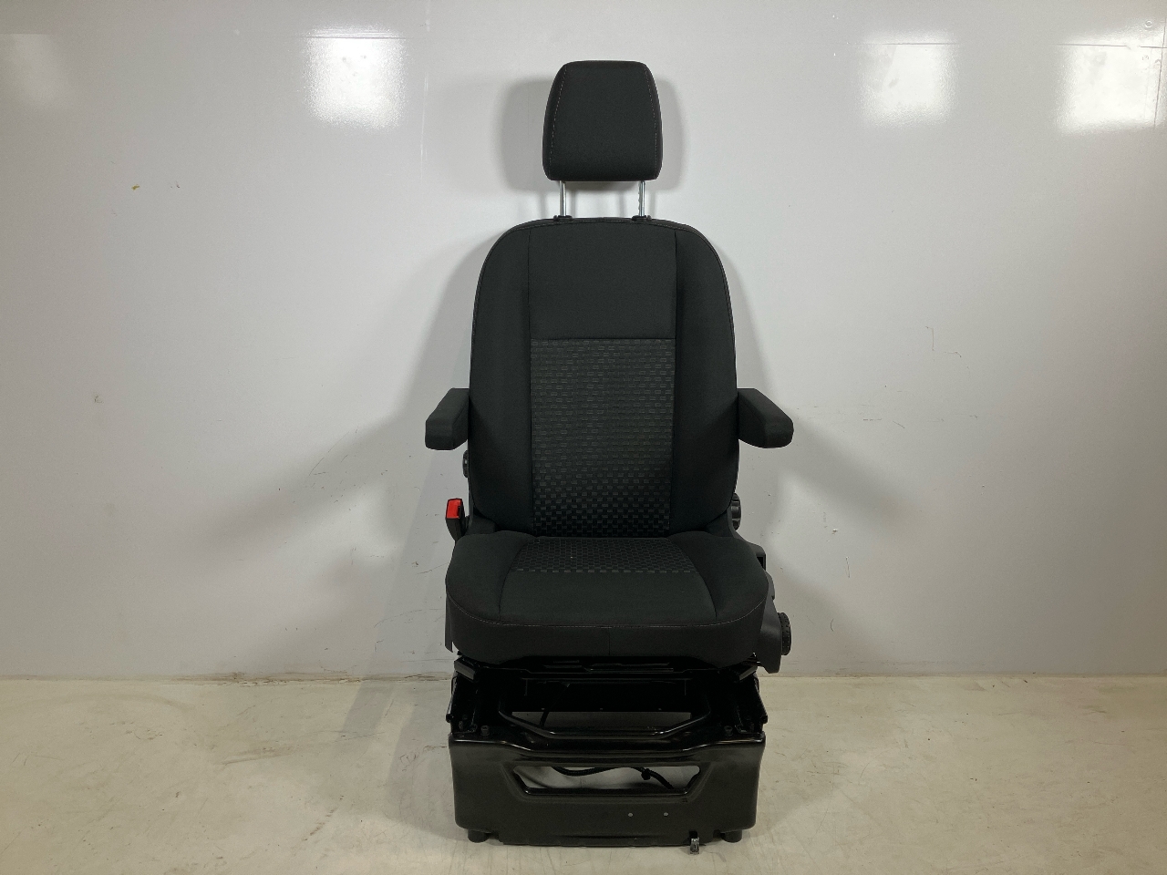 Seat left front FORD Transit V363 Pritsche/Fahrgestell (FED, FFD) 2.0 TDCi  125 kW  170 PS (03.2016-> ) Seat left front FORD Transit V363 Pritsche/Fahrgestell (FED, FFD) 2.0 TDCi  125 kW  170 PS (03.2016-> )