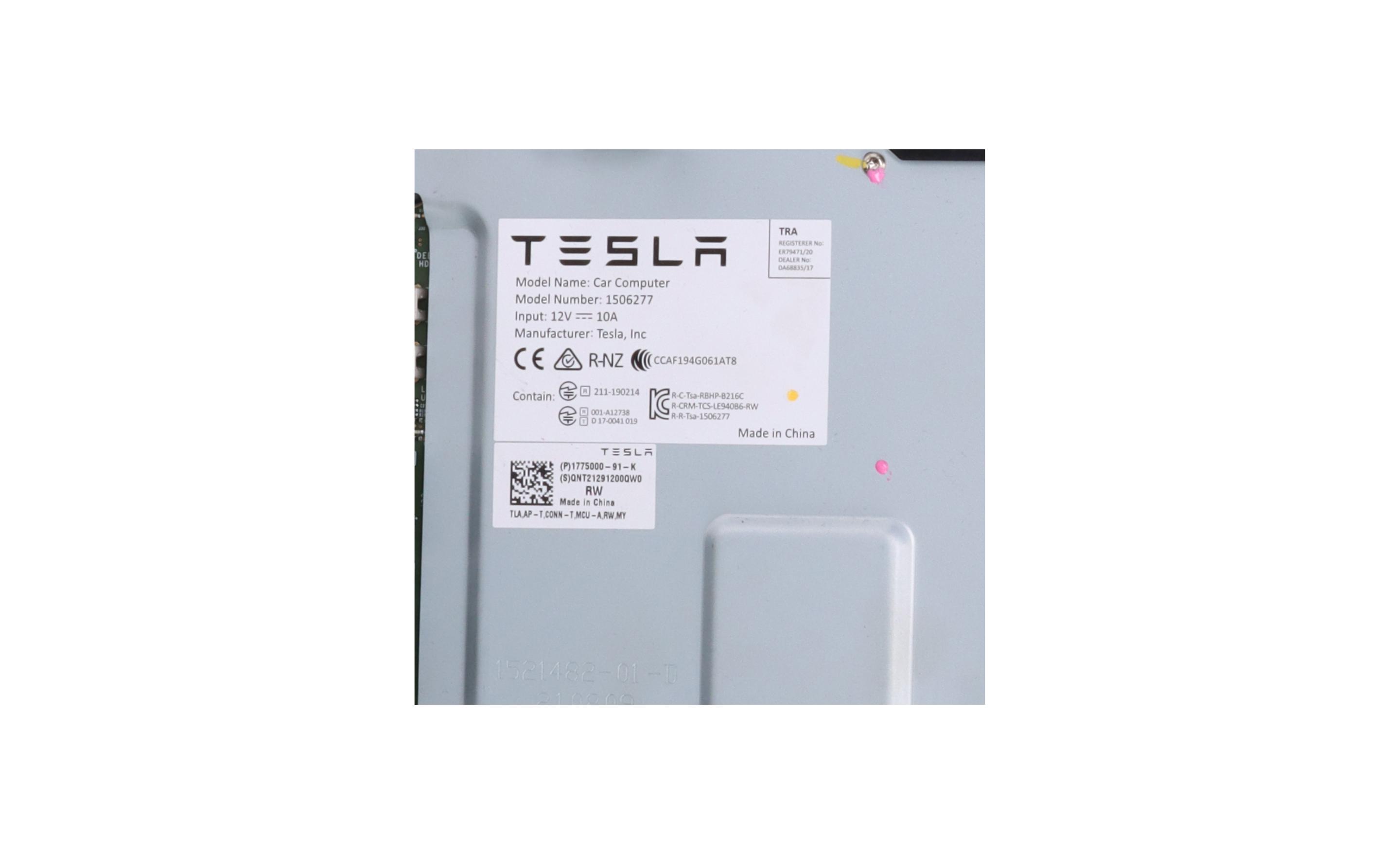 Hoofdunit (multimedia) TESLA Model Y (5YJY) EV Allrad  378 kW  514 PS (09.2021-> )
