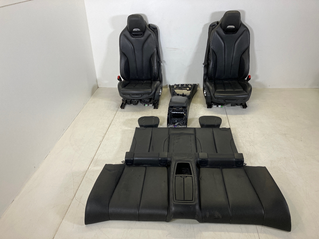 Innenausstattung BMW 4er Cabriolet (F33, F83) M4  317 kW  431 PS (07.2014-> ) Innenausstattung BMW 4er Cabriolet (F33, F83) M4  317 kW  431 PS (07.2014-> )