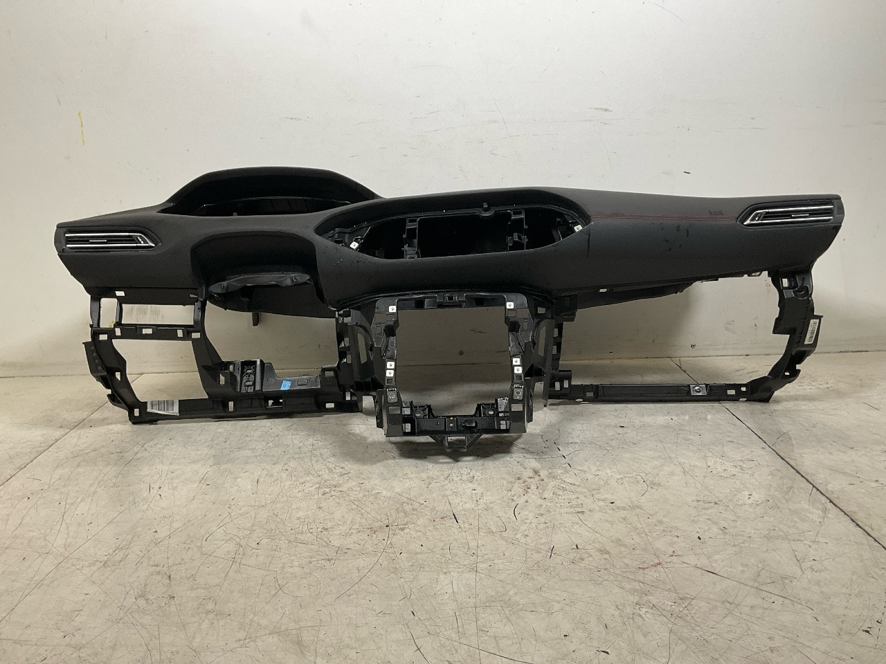 Tableau de bord PEUGEOT 308 II SW 1.6 BlueHDI  88 kW  120 PS (03.2014-> ) Tableau de bord PEUGEOT 308 II SW 1.6 BlueHDI  88 kW  120 PS (03.2014-> )