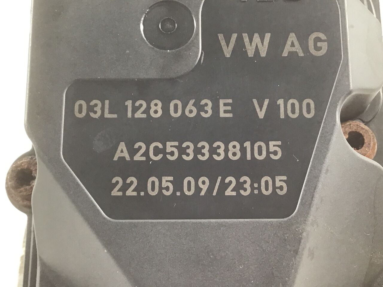 Throttle valve VW Passat B6 Variant (3C5) 2.0 TDI  105 kW  143 PS (01.2009-11.2010)