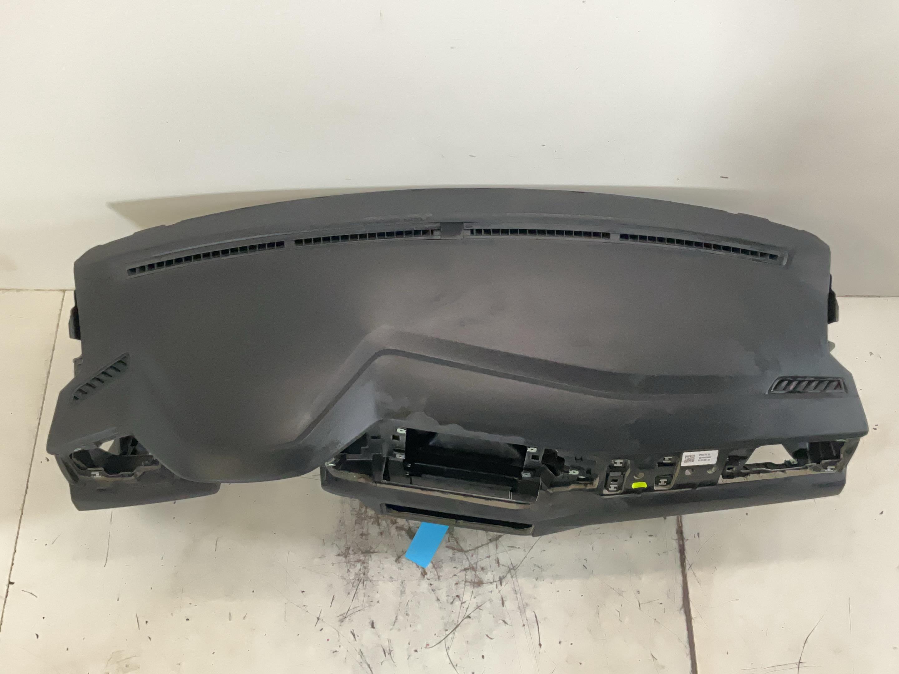 Tableau de bord VW Polo VI (AW) 1.0 TSI  70 kW  95 PS (06.2017-> )