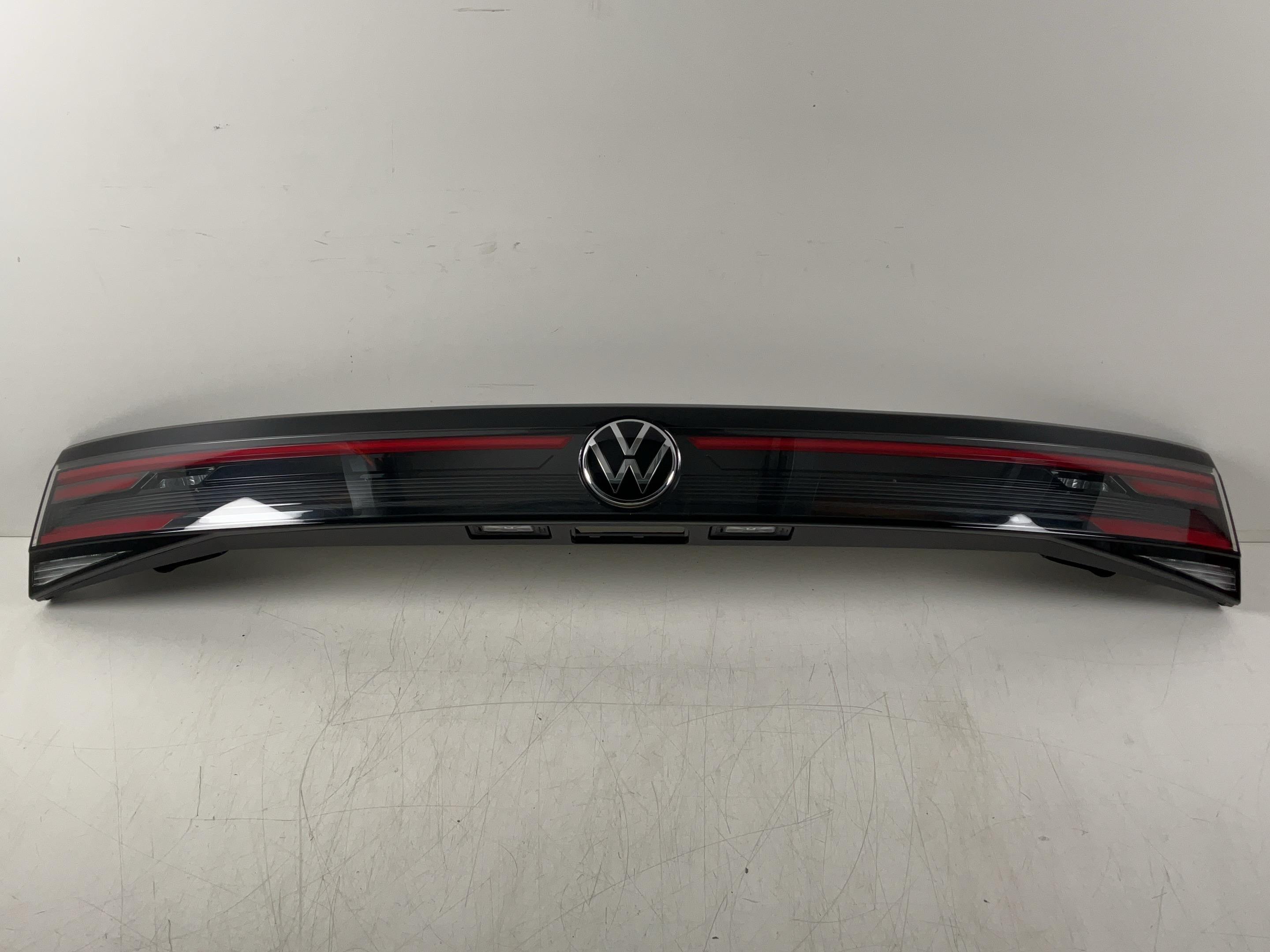 Feu arrière centre VW Taigo (CS1) 1.5 TSI  110 kW  150 PS (11.2021-> )