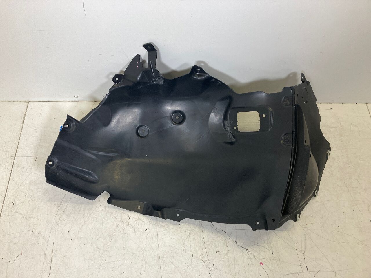 Wheel house left front BMW 3er Touring (G21, G81) 320d  140 kW  190 PS (07.2019-02.2020)
