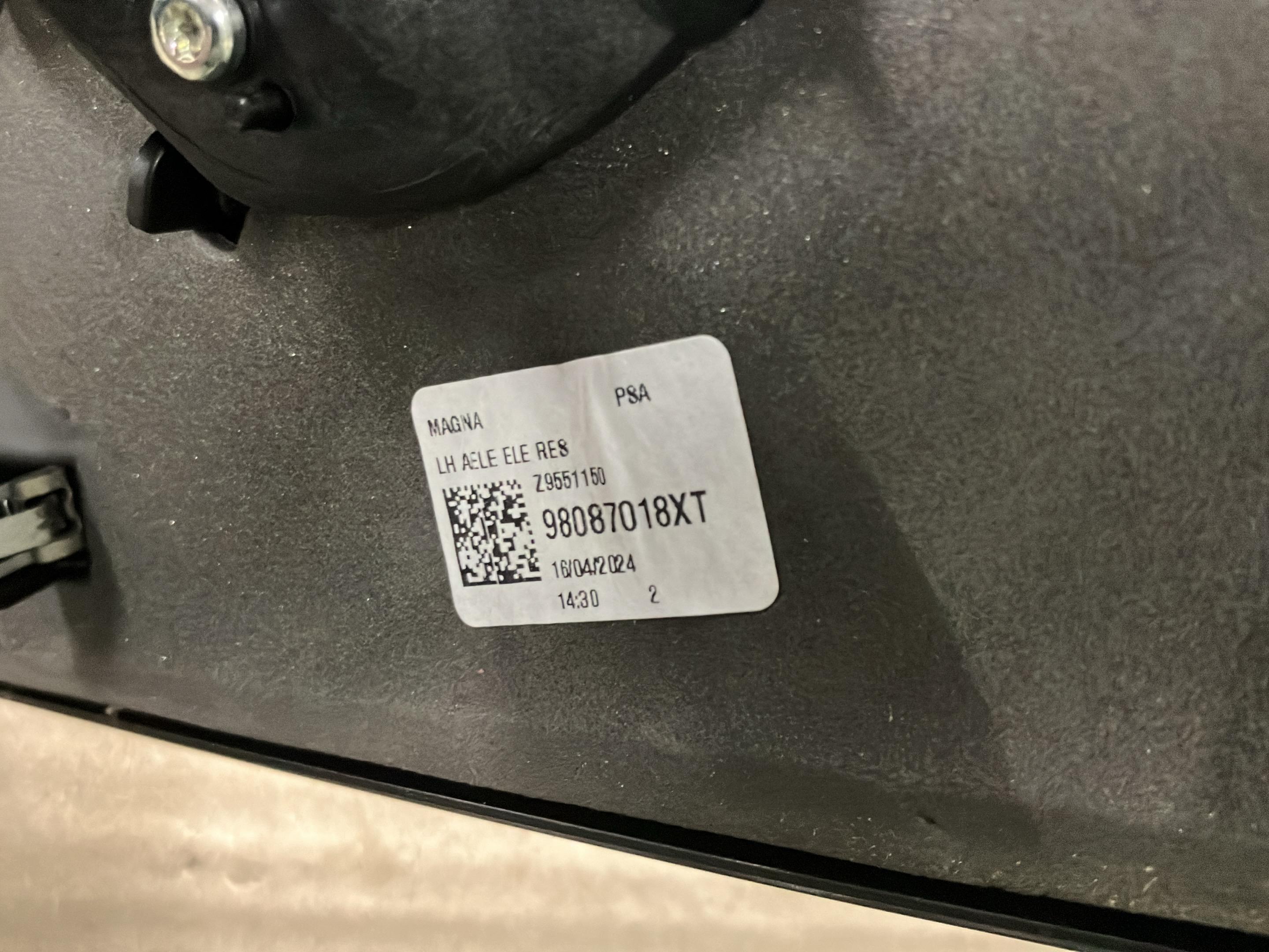 Side mirror left OPEL Vivaro C Kasten (K0) Vivaro-e HYDROGEN  100 kW  136 PS (10.2024-> )