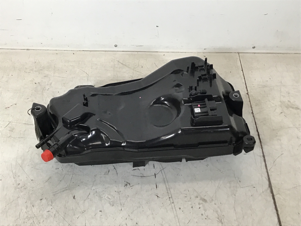 Rezervor AdBlue VW Golf VIII (CD) 2.0 TDI 4motion  147 kW  200 PS (09.2020-> )