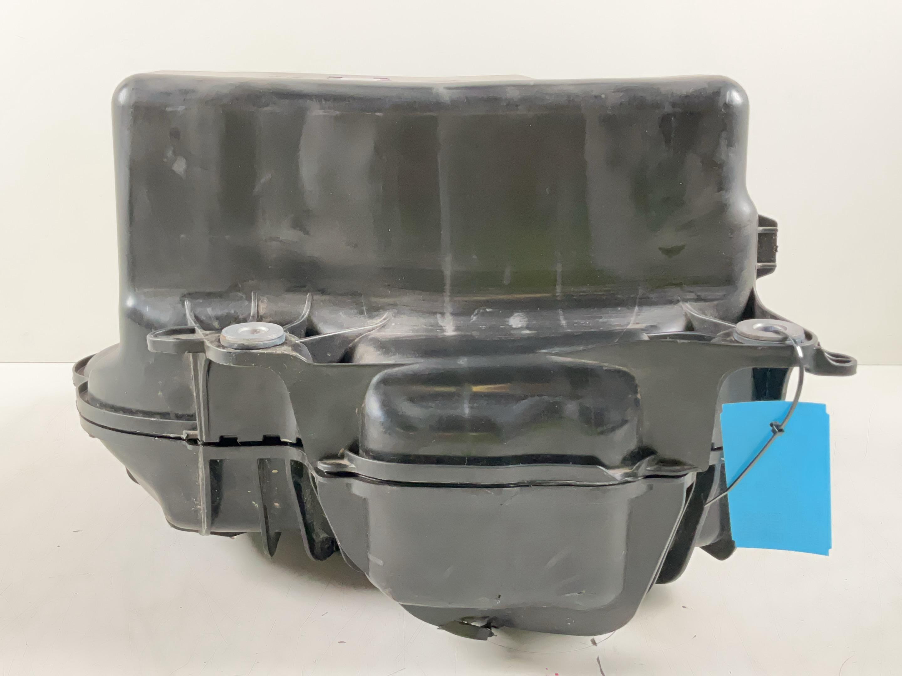 Tank AdBlue AUDI A6 Avant (4A, C8) 40 TDI Mild Hybrid  150 kW  204 PS (05.2018-> )