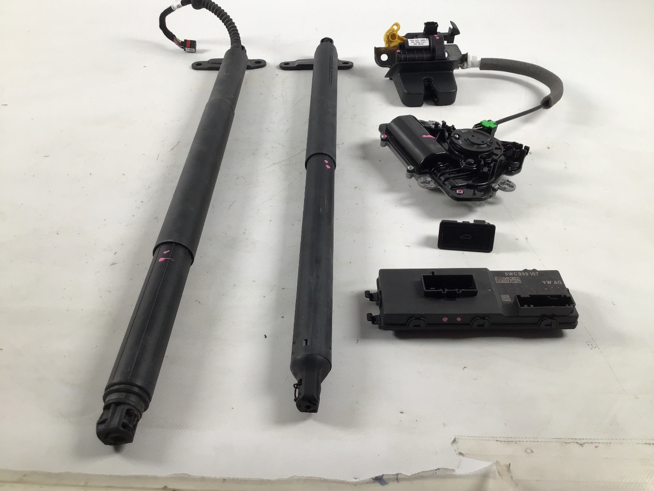 Set pentru hayon electric VW Golf VIII Variant (CG) 2.0 TDI  110 kW  150 PS (08.2020-> )