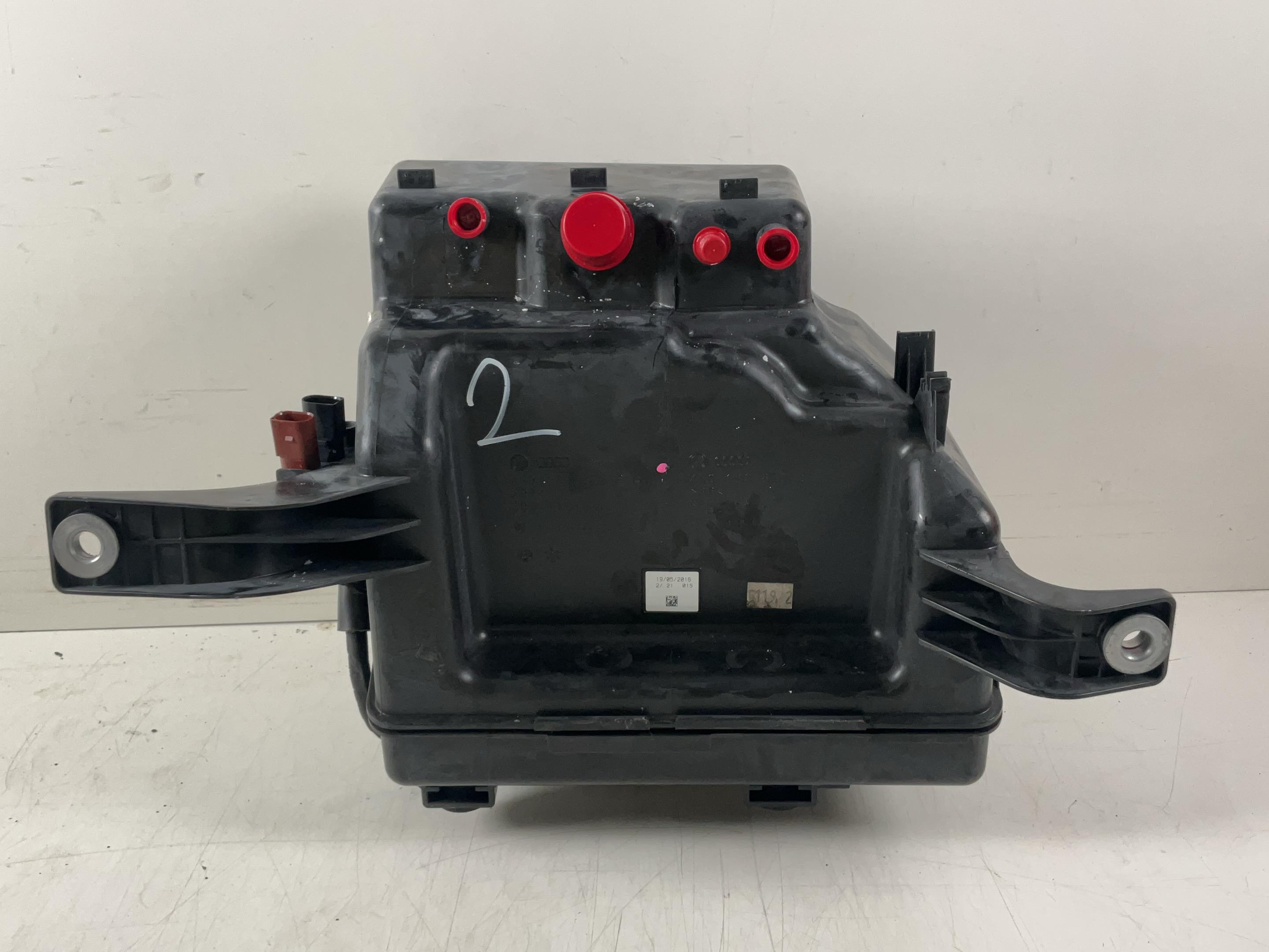 Réservoir AdBlue AUDI A8 (4H) 3.0 TDI quattro  190 kW  258 PS (10.2013-01.2018)