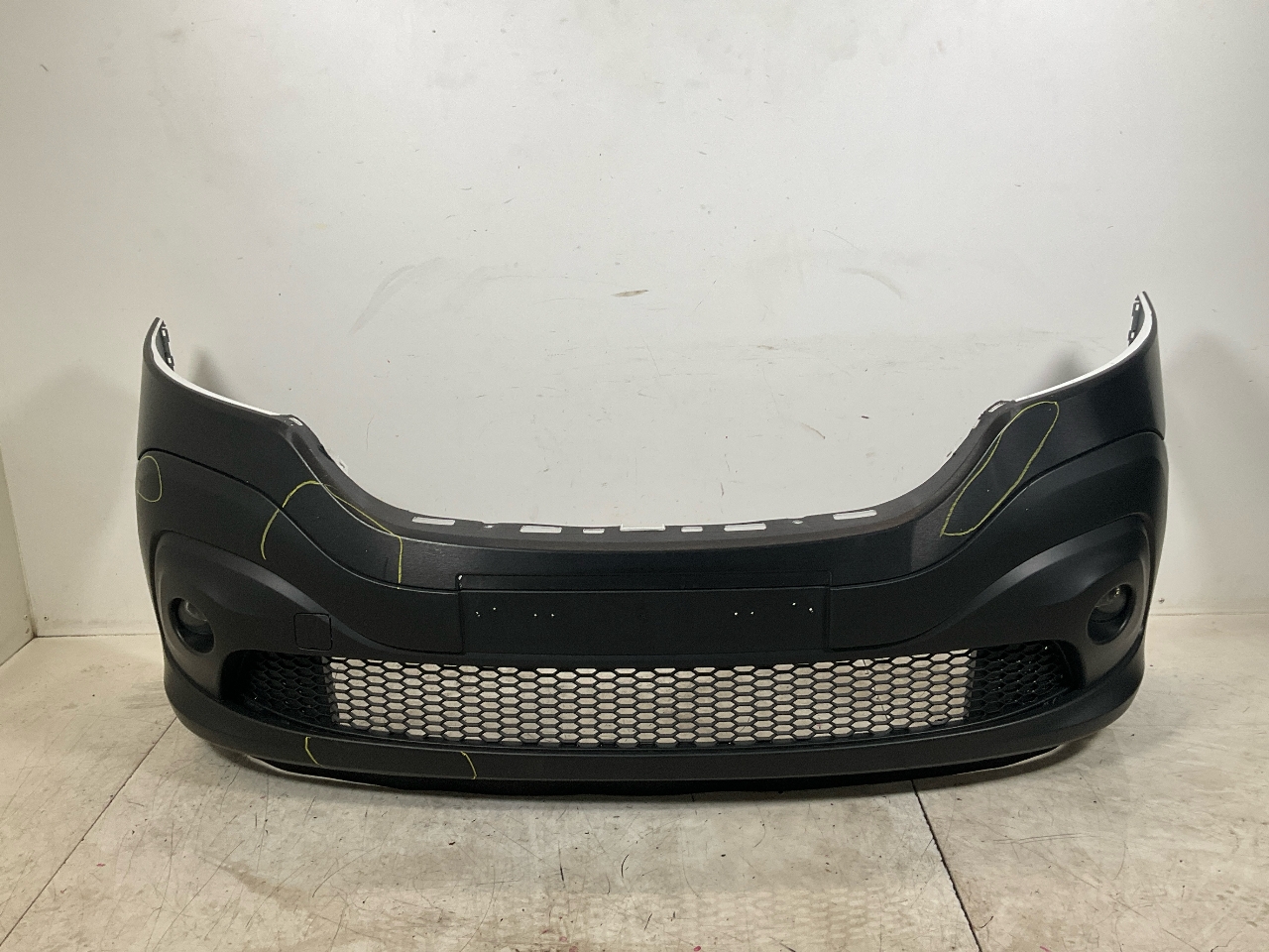 Stoßstange vorne RENAULT Trafic III Kasten (FG) 1.6 dCi 90  66 kW  90 PS (05.2014-> )